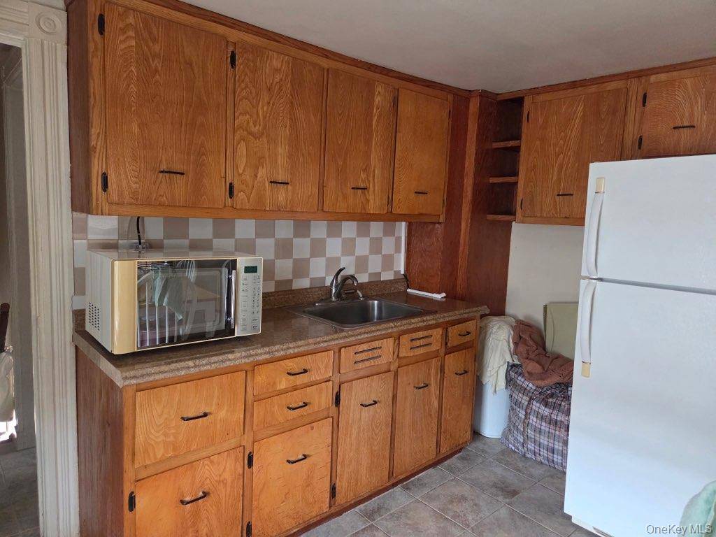 Mineola, NY 11501,221 Lincoln AVE
