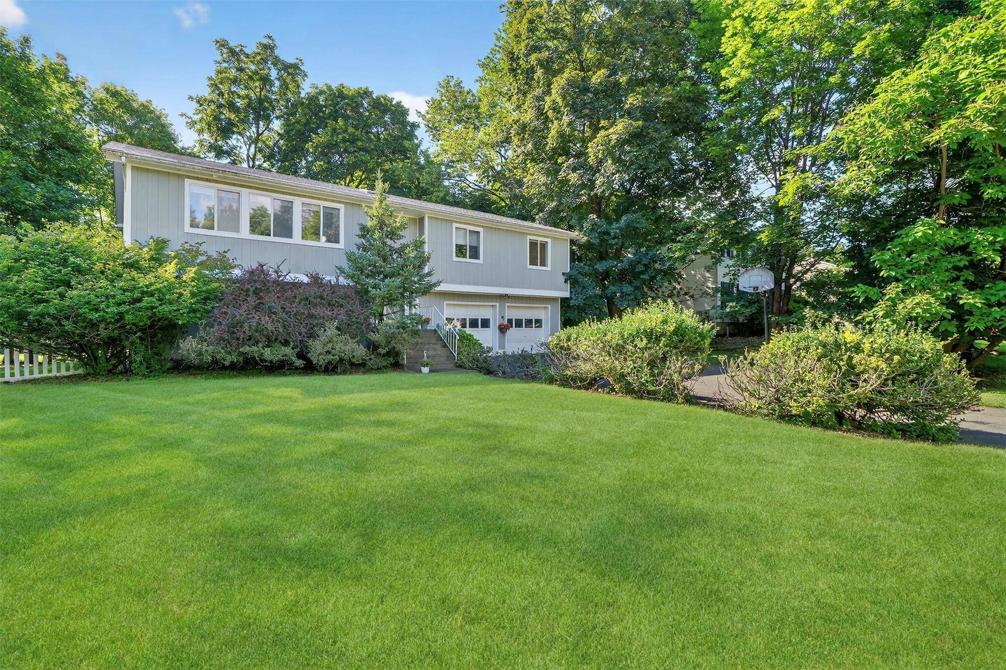 Suffern, NY 10901,1 Paddock LN