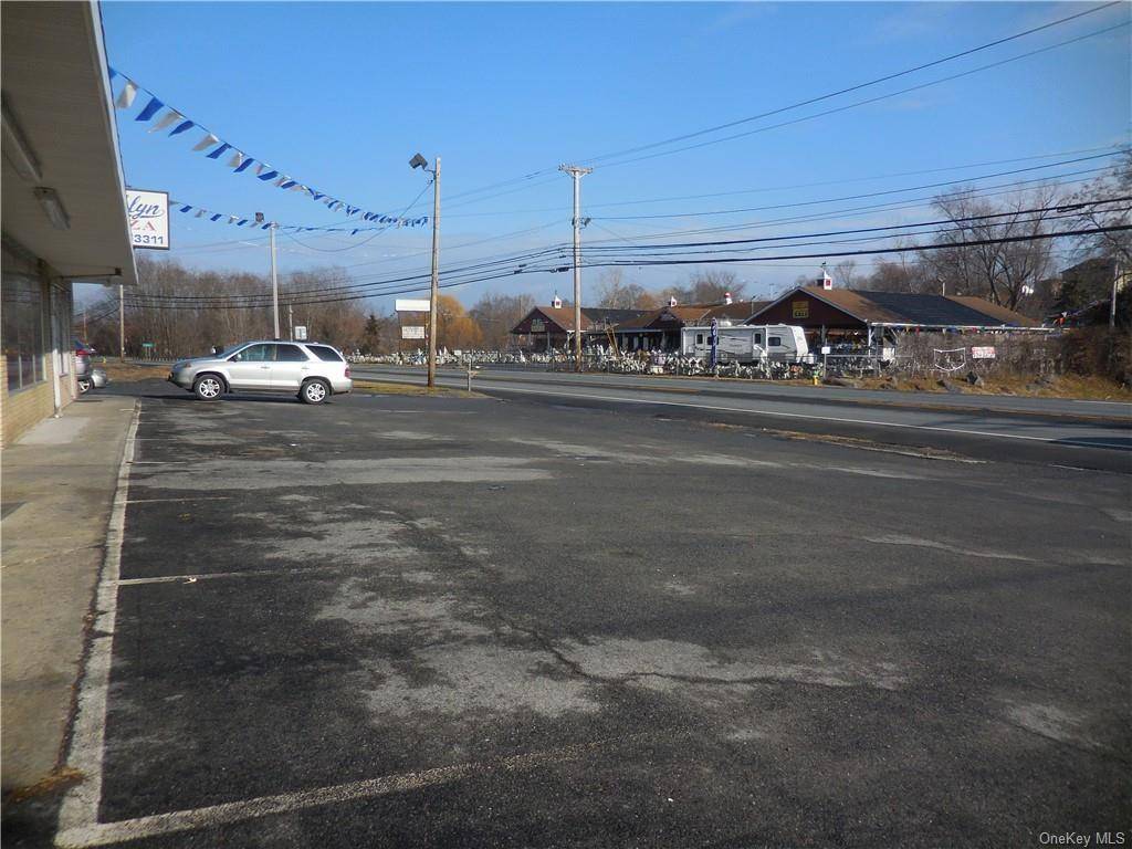 Newburgh, NY 12550,5273 Route 9w #Middle storefront
