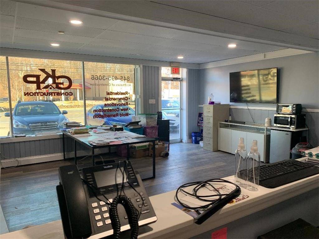 Newburgh, NY 12550,5273 Route 9w #Middle storefront