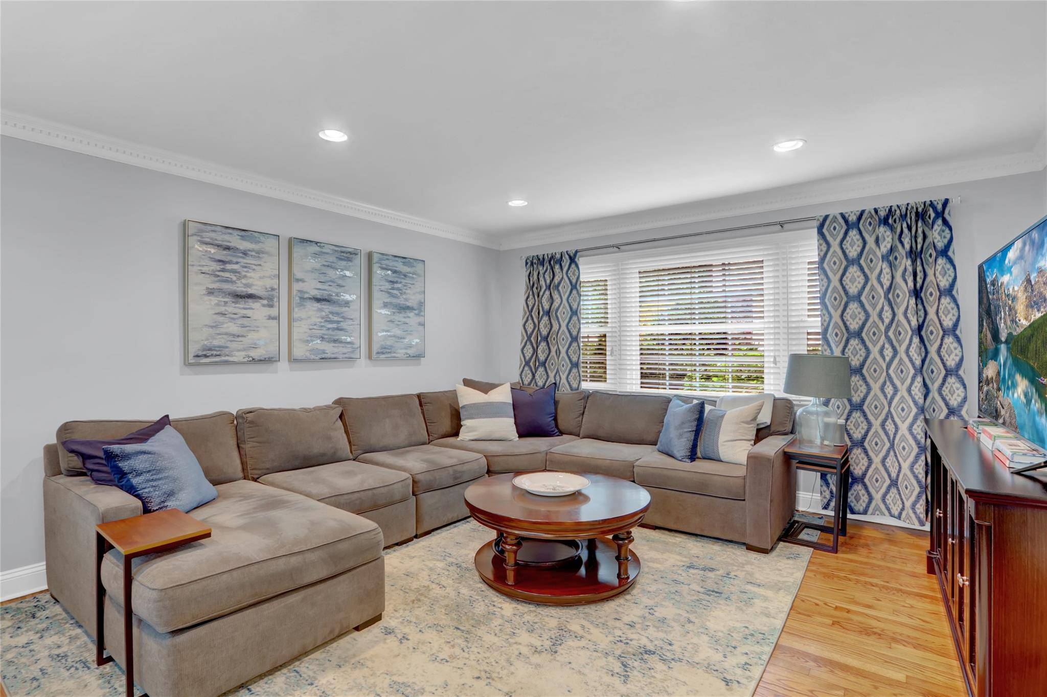 Garden City, NY 11530,83 Poplar ST