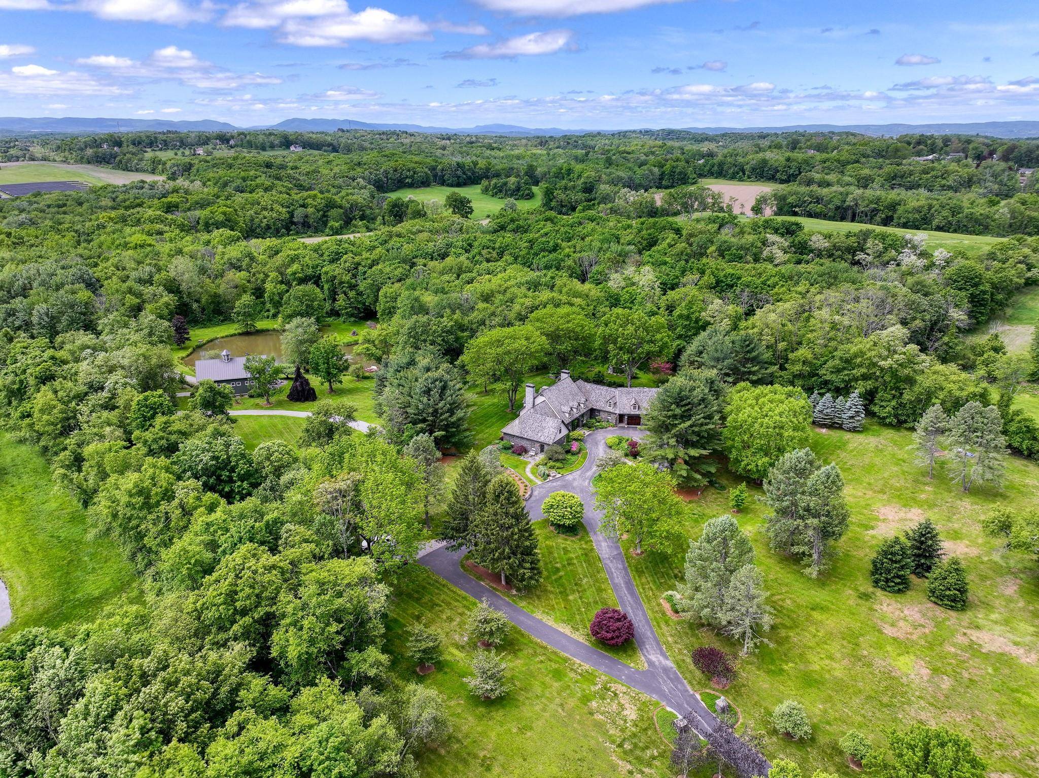 Pleasant Valley, NY 12569,189 Freedom RD