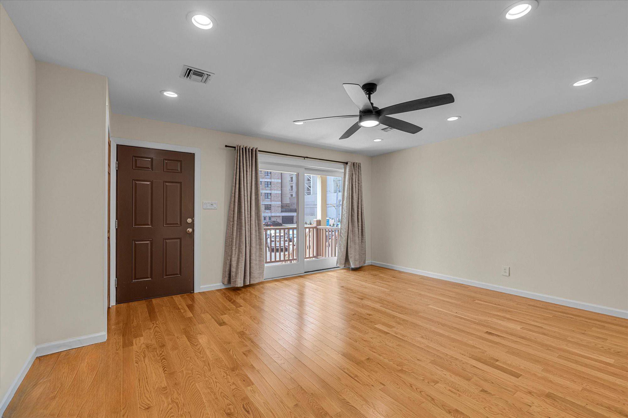 Long Beach, NY 11561,51 W Broadway #A