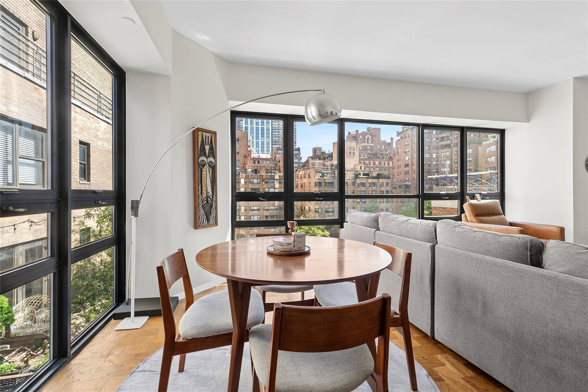New York (manhattan), NY 10022,415 E 54th ST #10E