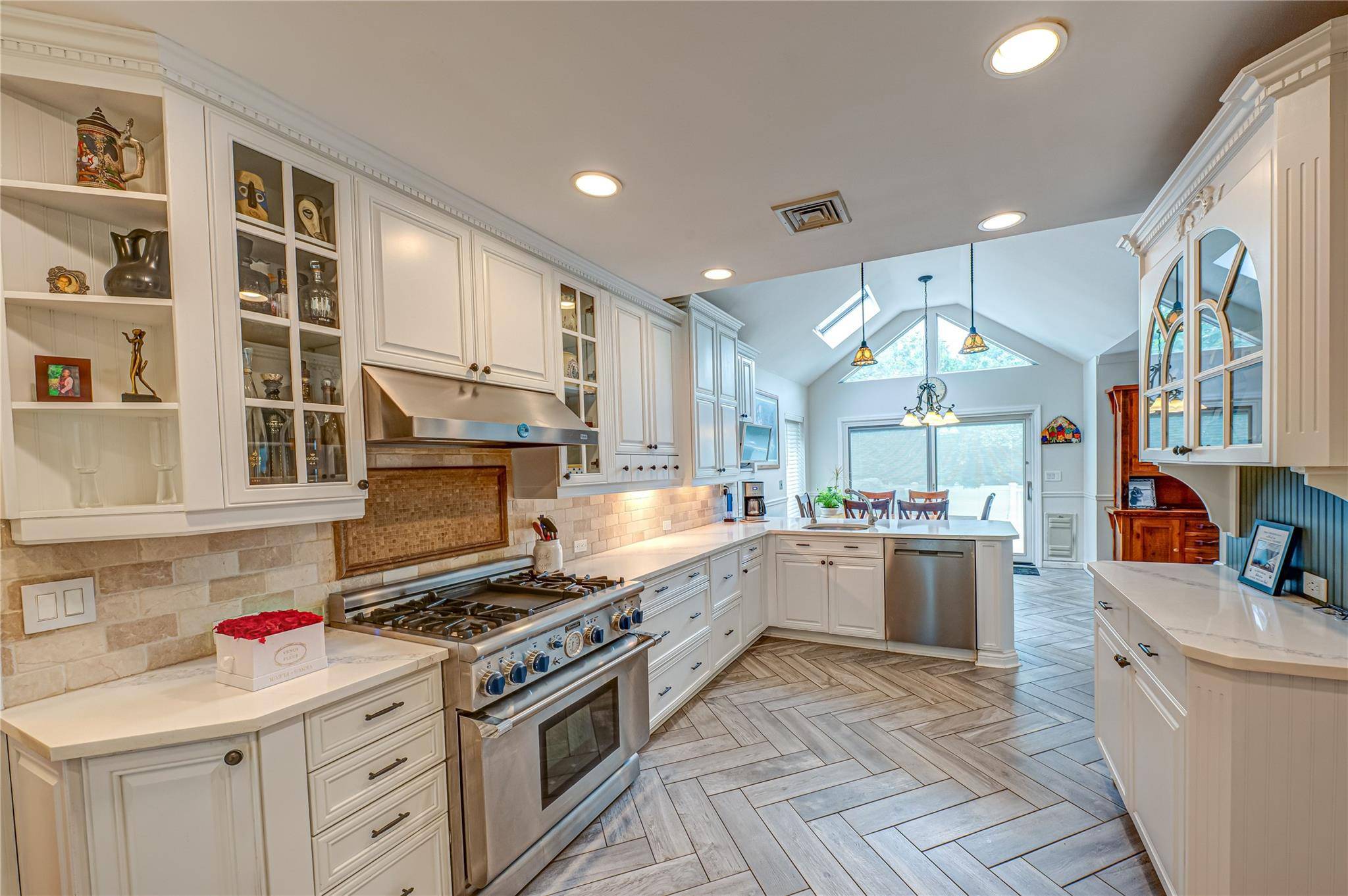 East Rockaway, NY 11518,6 Deering LN