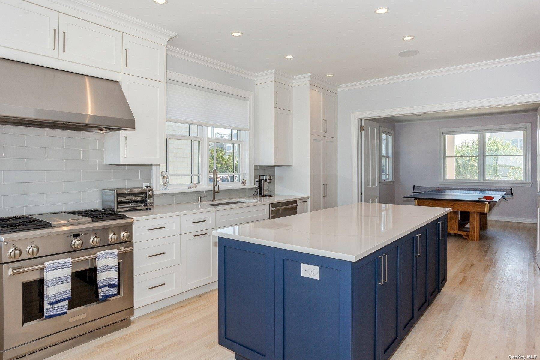 Westhampton Dunes, NY 11978,676 Dune RD
