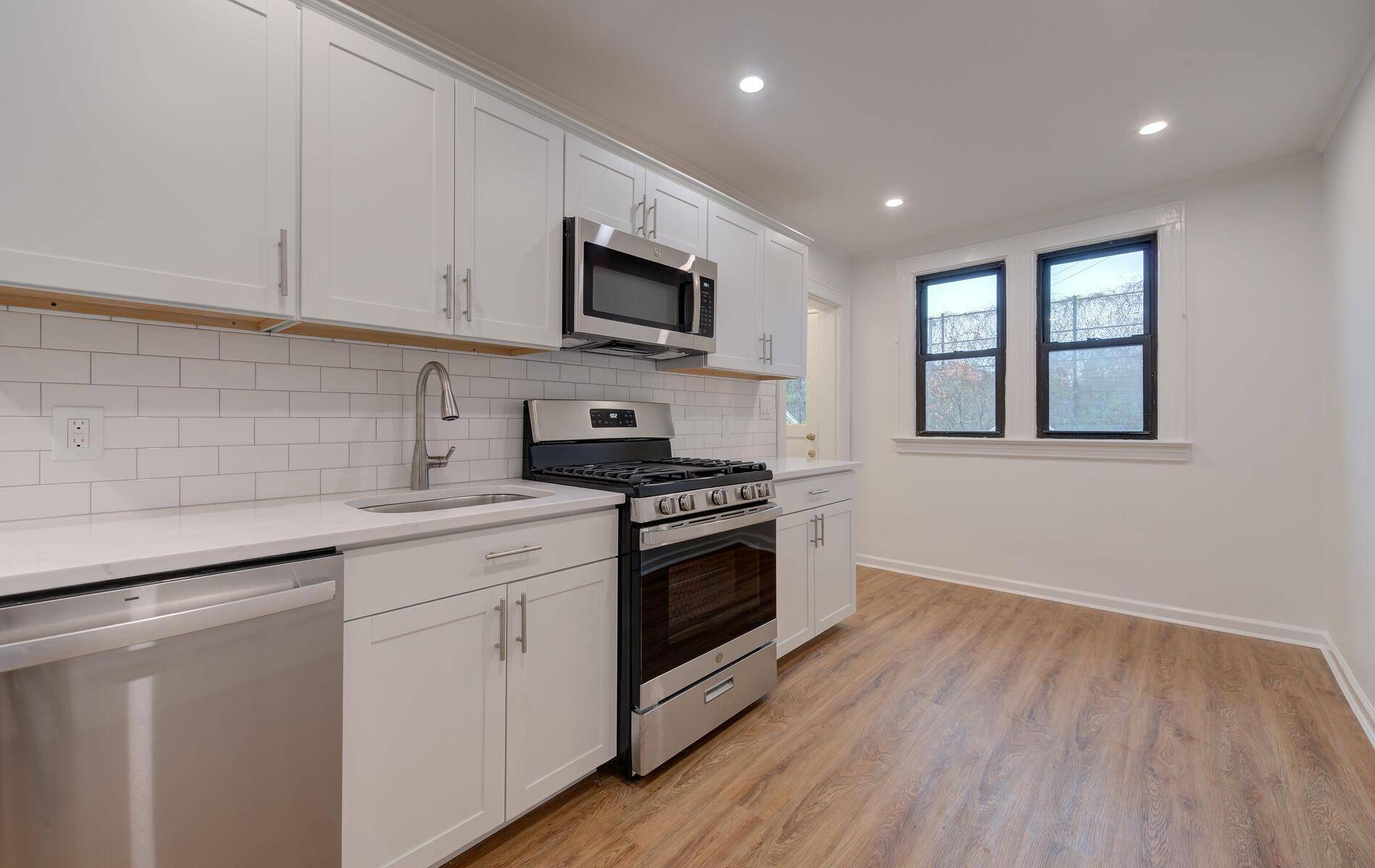 Oyster Bay, NY 11771,23 Park AVE