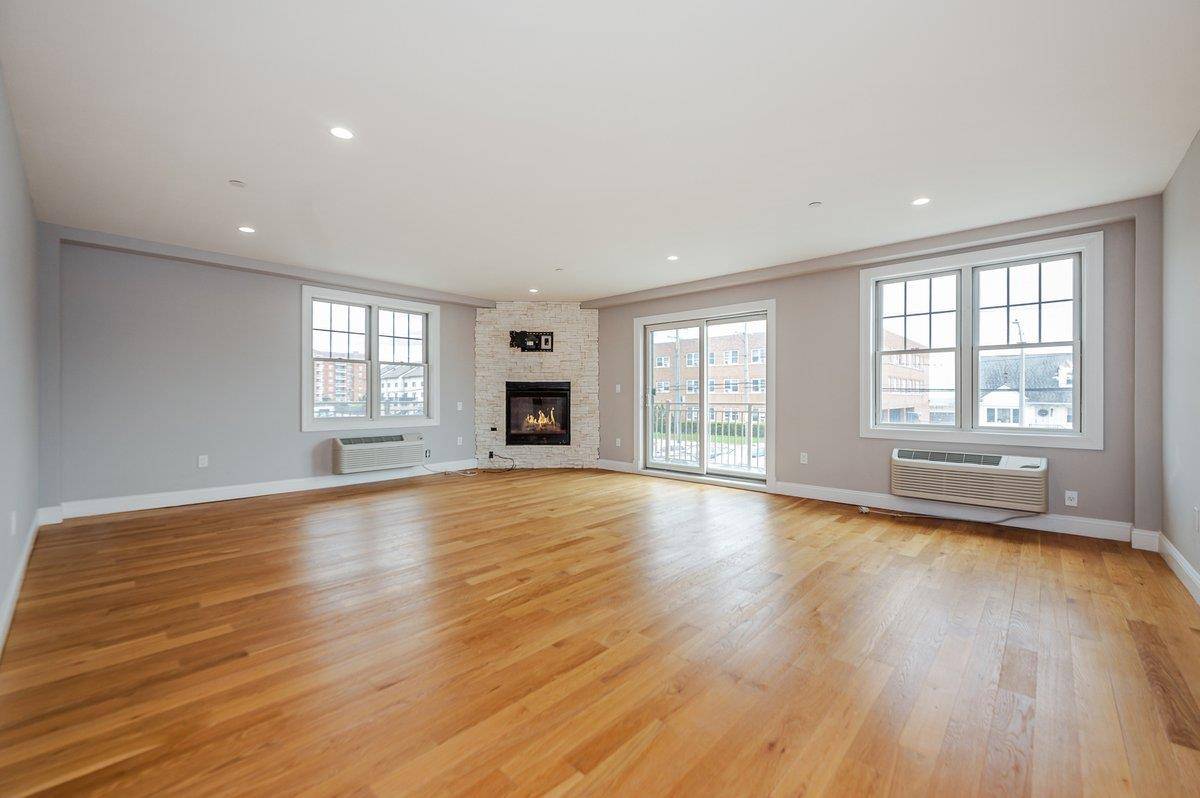 Long Beach, NY 11561,661 W Broadway #202
