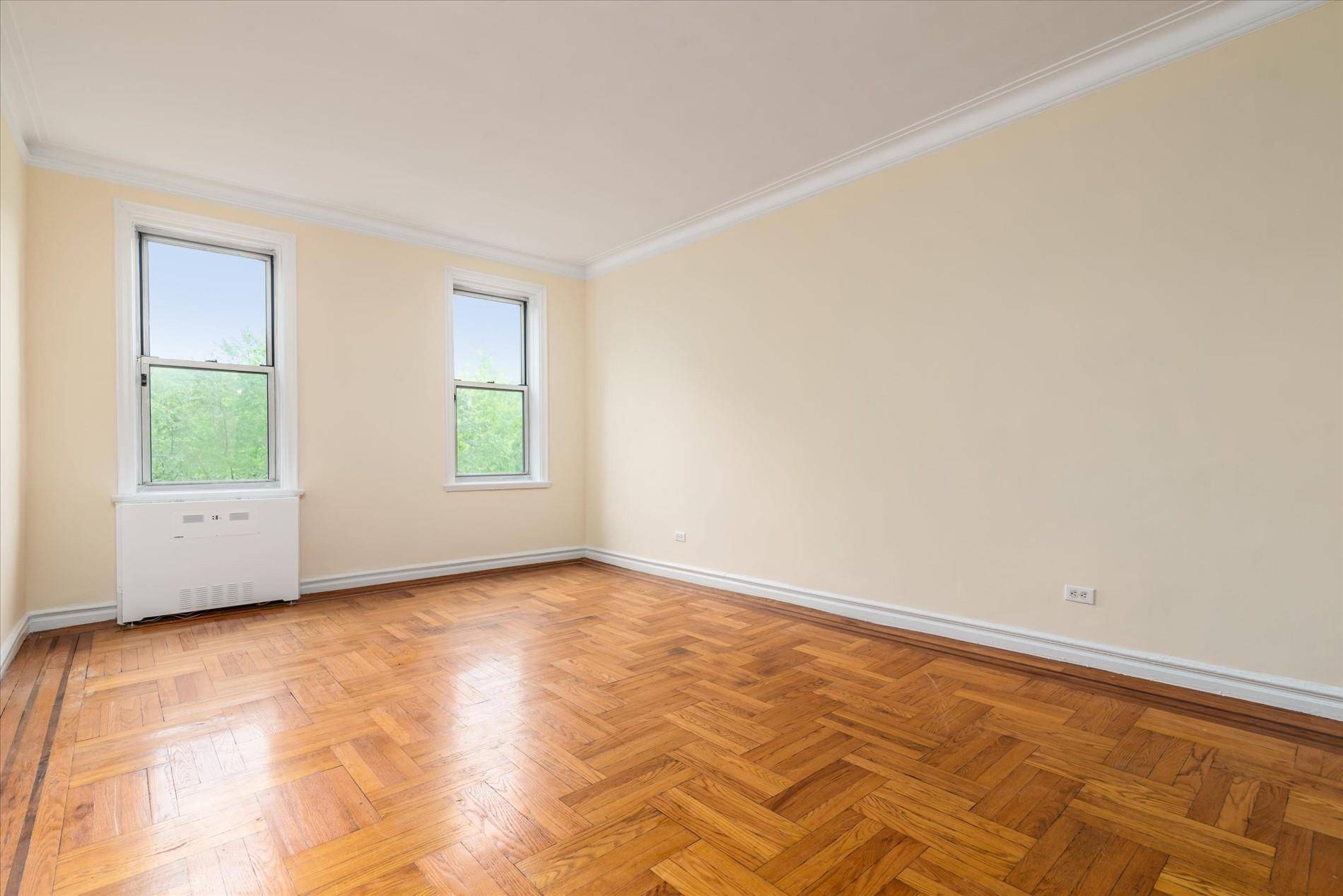 New York (manhattan), NY 10034,585 West 214 #4G