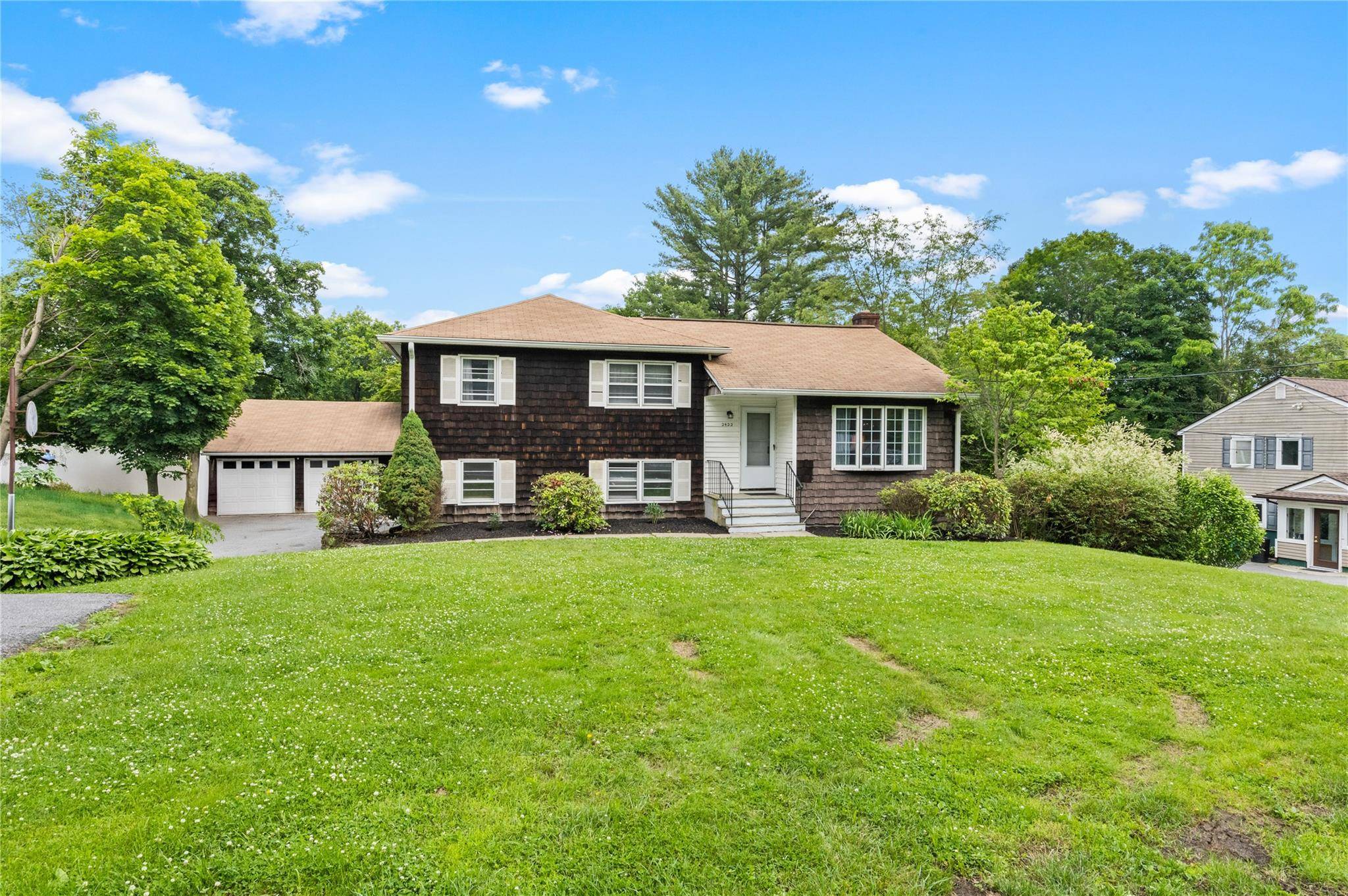 Yorktown Heights, NY 10598,2422 Crompond RD