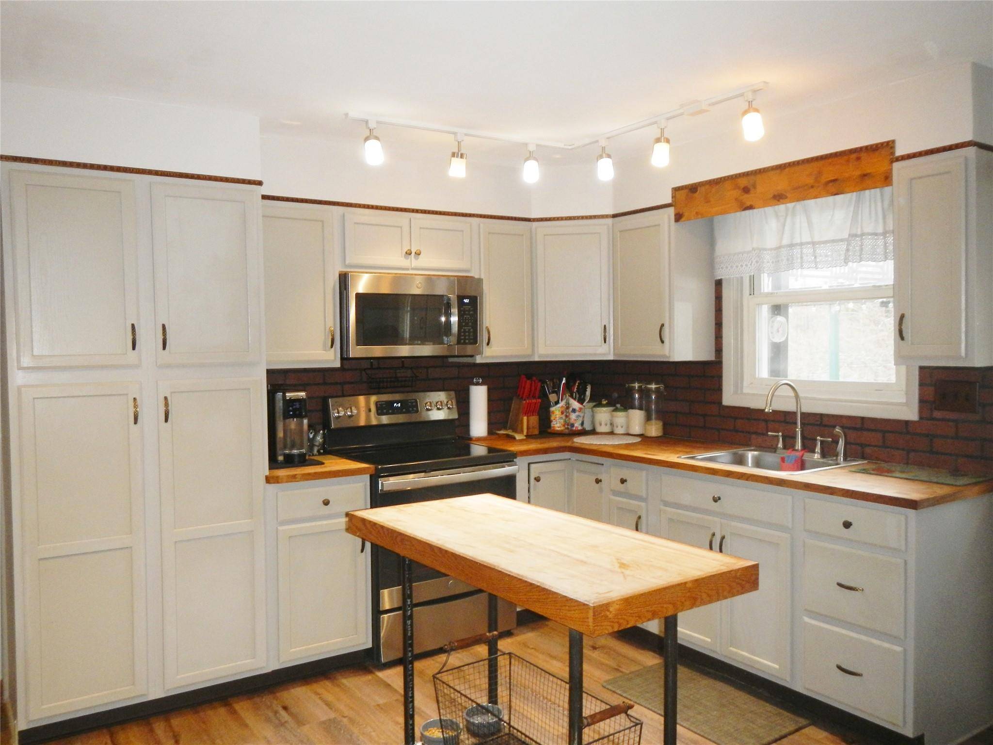 Walden, NY 12586,454 Coldenham RD