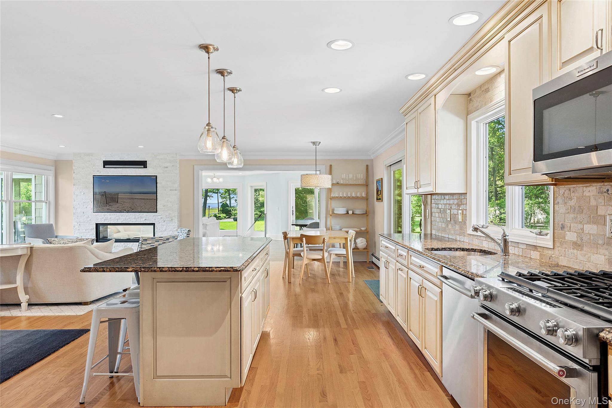 Mattituck, NY 11952,2360 Marlene LN