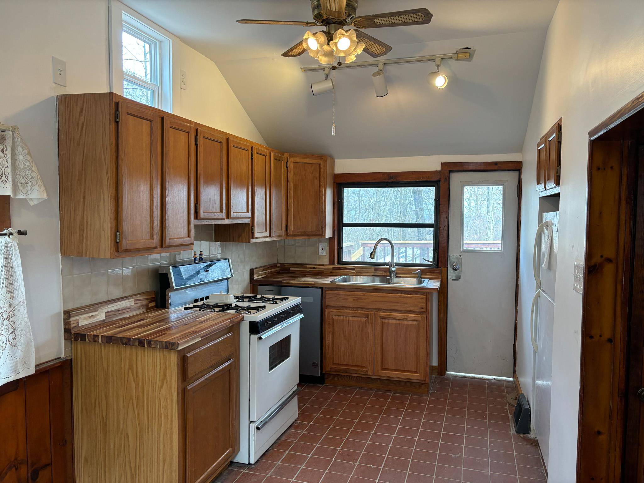 Monroe, NY 10950,52 Woodland CIR