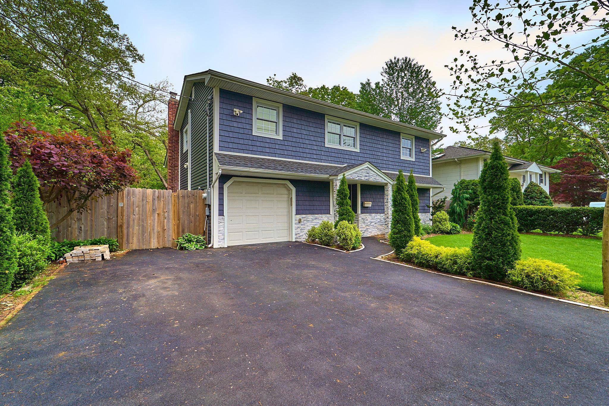 Farmingdale, NY 11735,2 Hawthorne ST