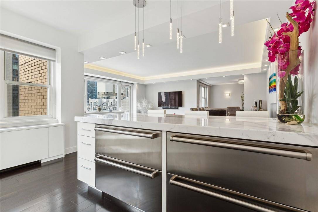 New York (manhattan), NY 10065,205 East 63rd ST #PHE