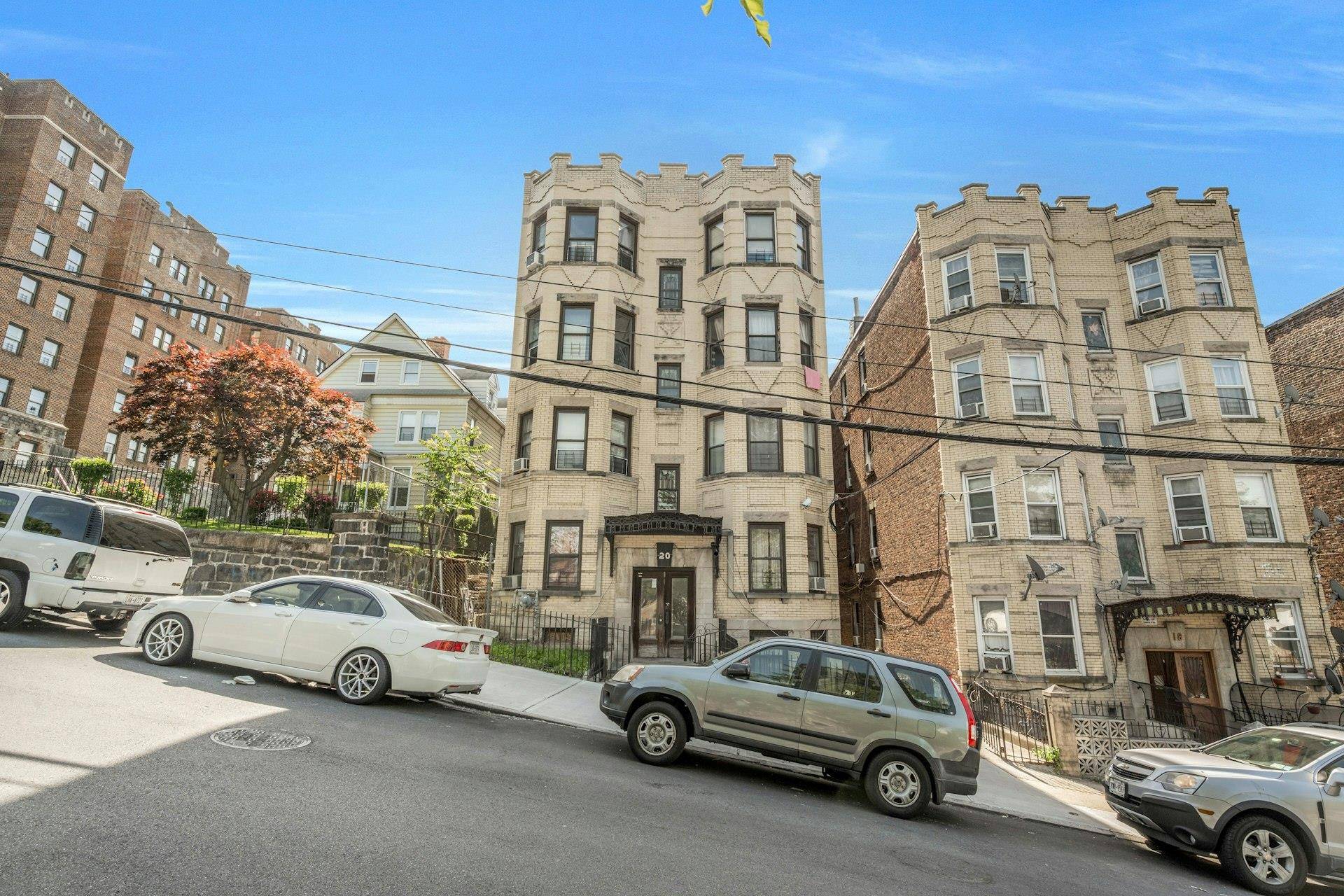 Yonkers, NY 10701,20 Locust Hill AVE