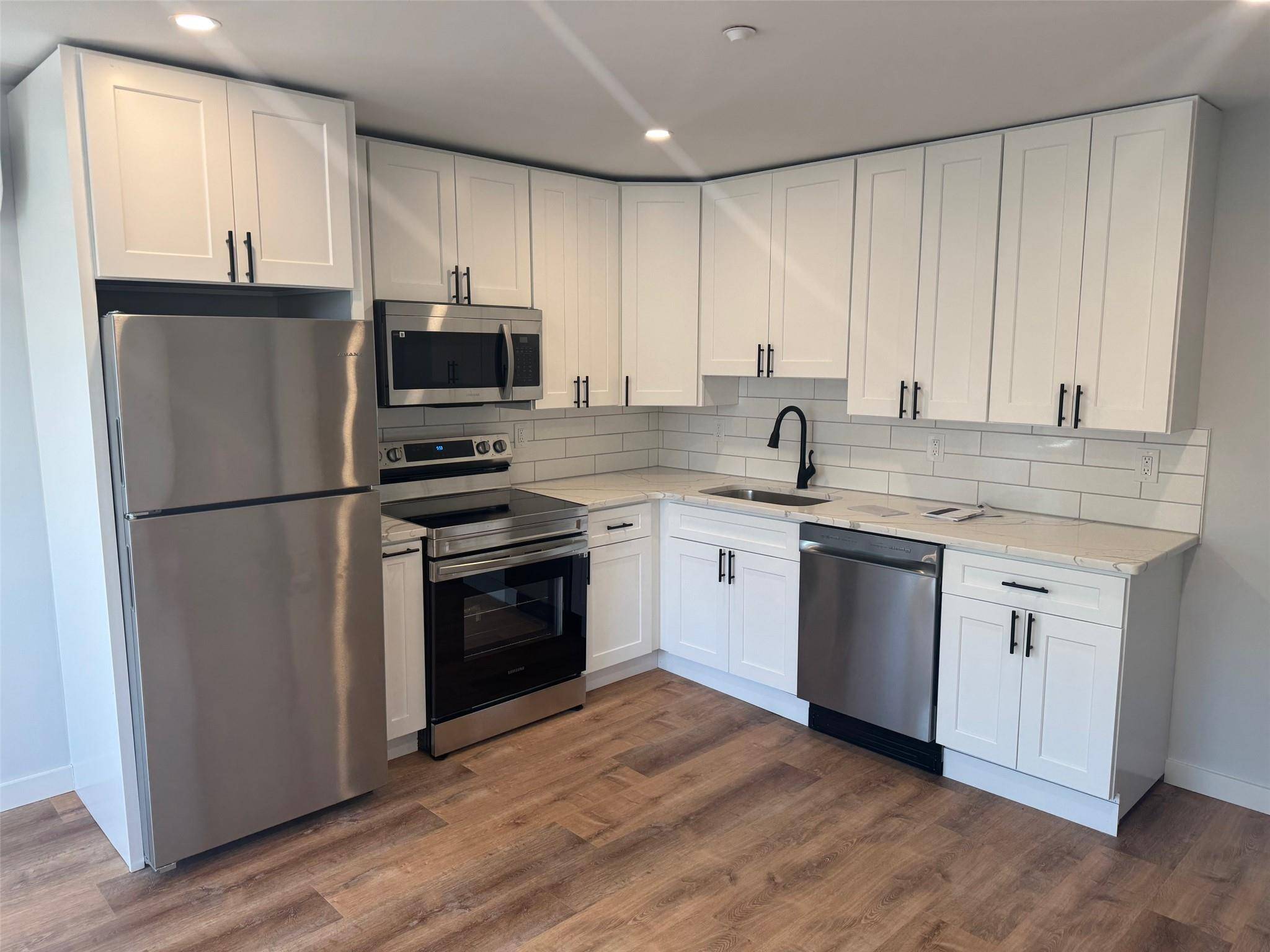 Port Chester, NY 10573,544 Locust AVE #2A
