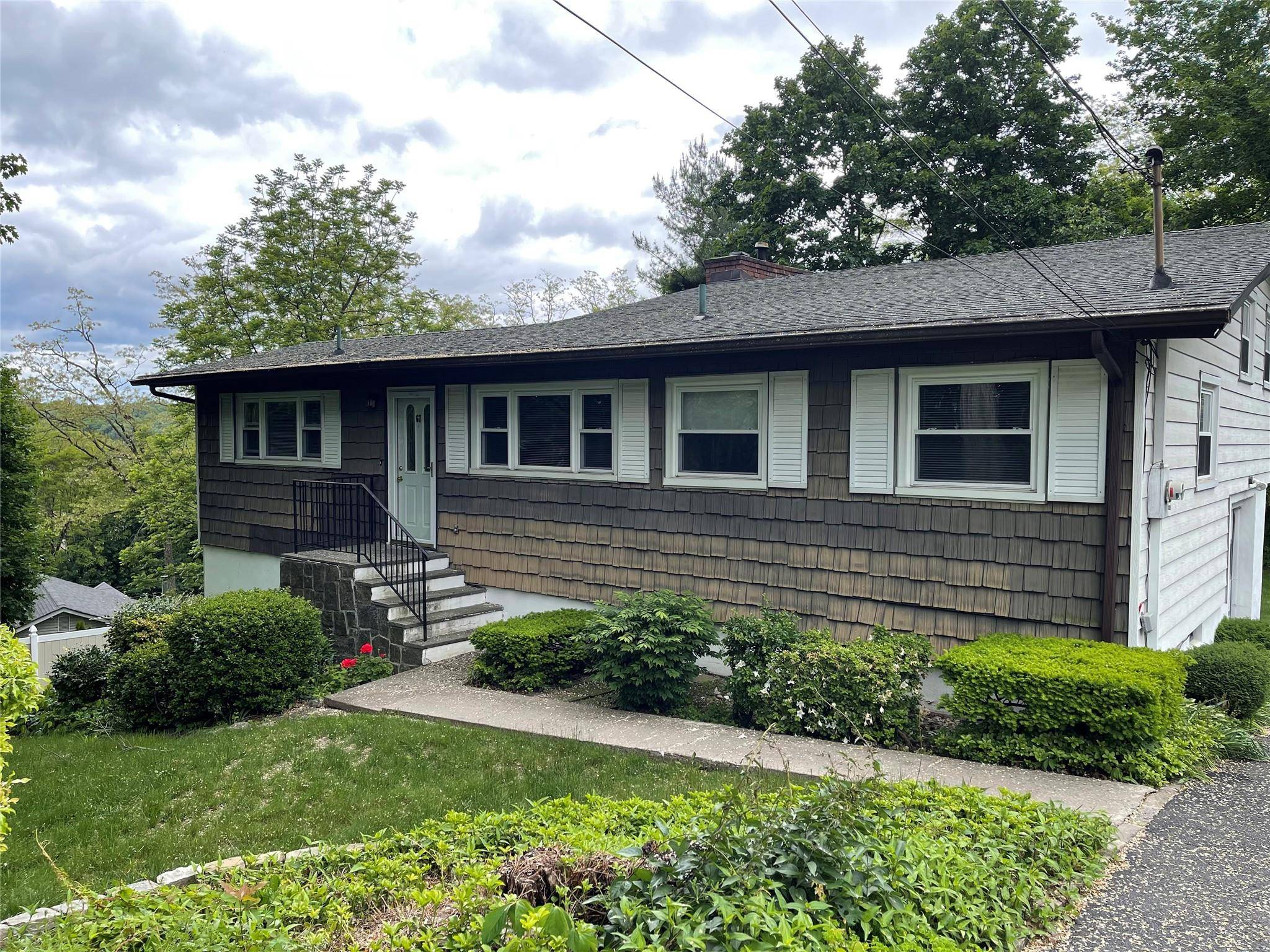 White Plains, NY 10603,67 Augustine RD