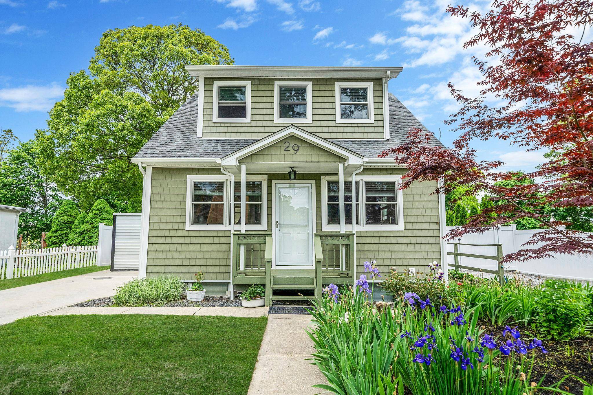 Selden, NY 11784,29 Montauk ST