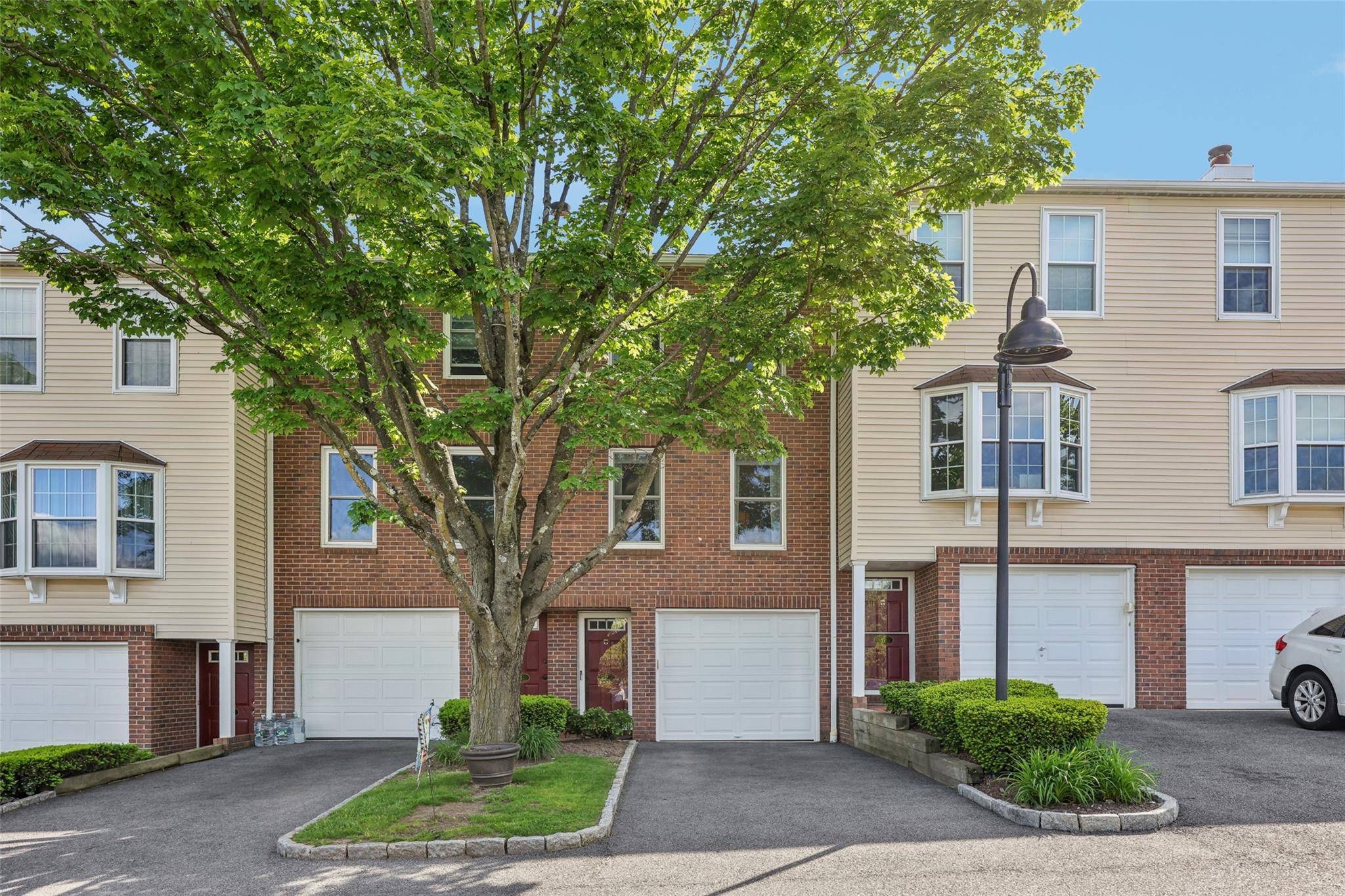 Port Chester, NY 10573,7 Washington Mews #7