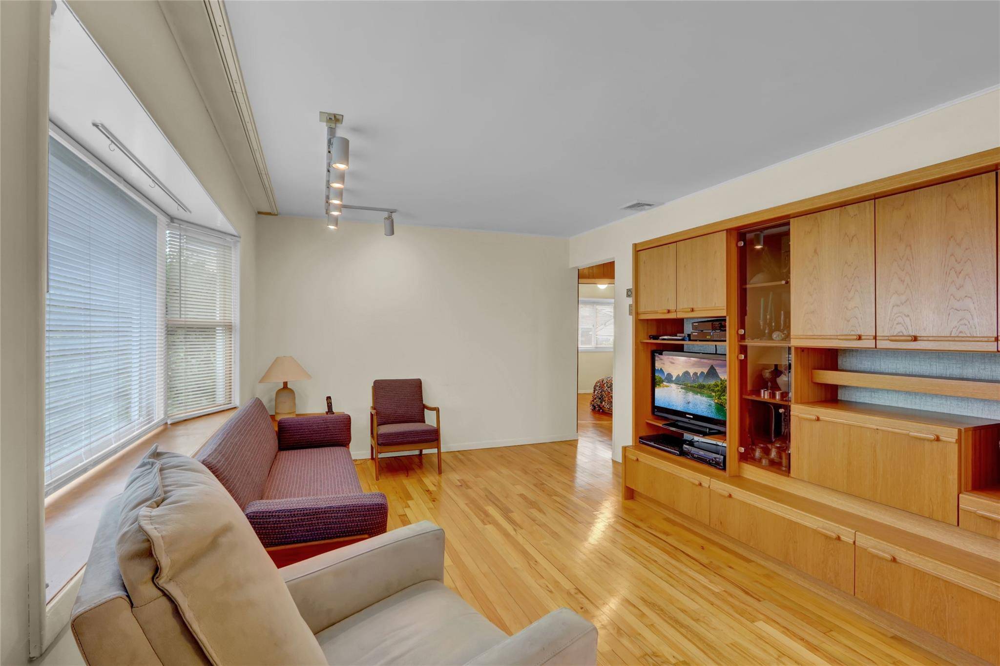 Bethpage, NY 11714,207 N 3rd ST