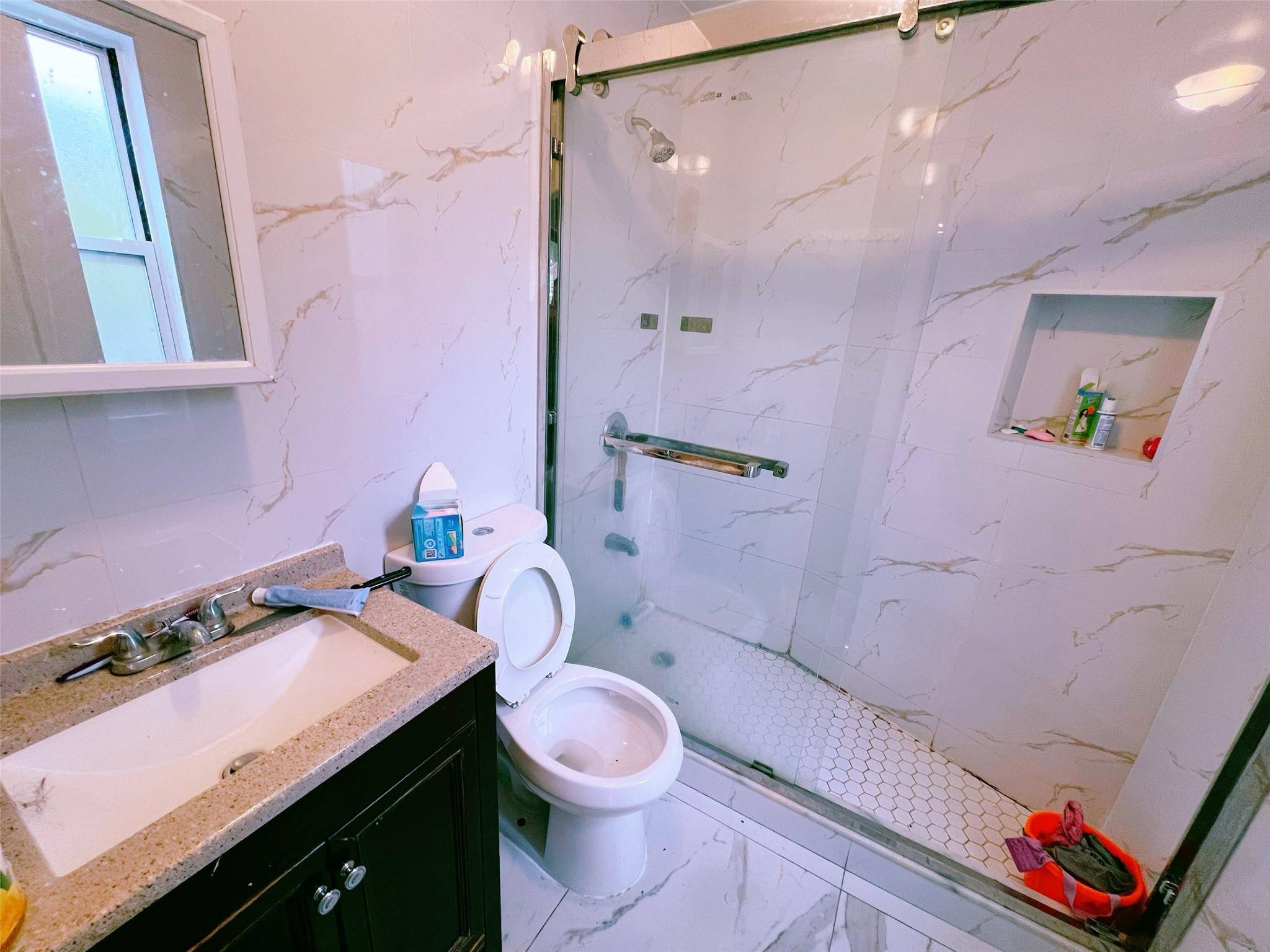 Elmhurst, NY 11373,94-30 50th AVE