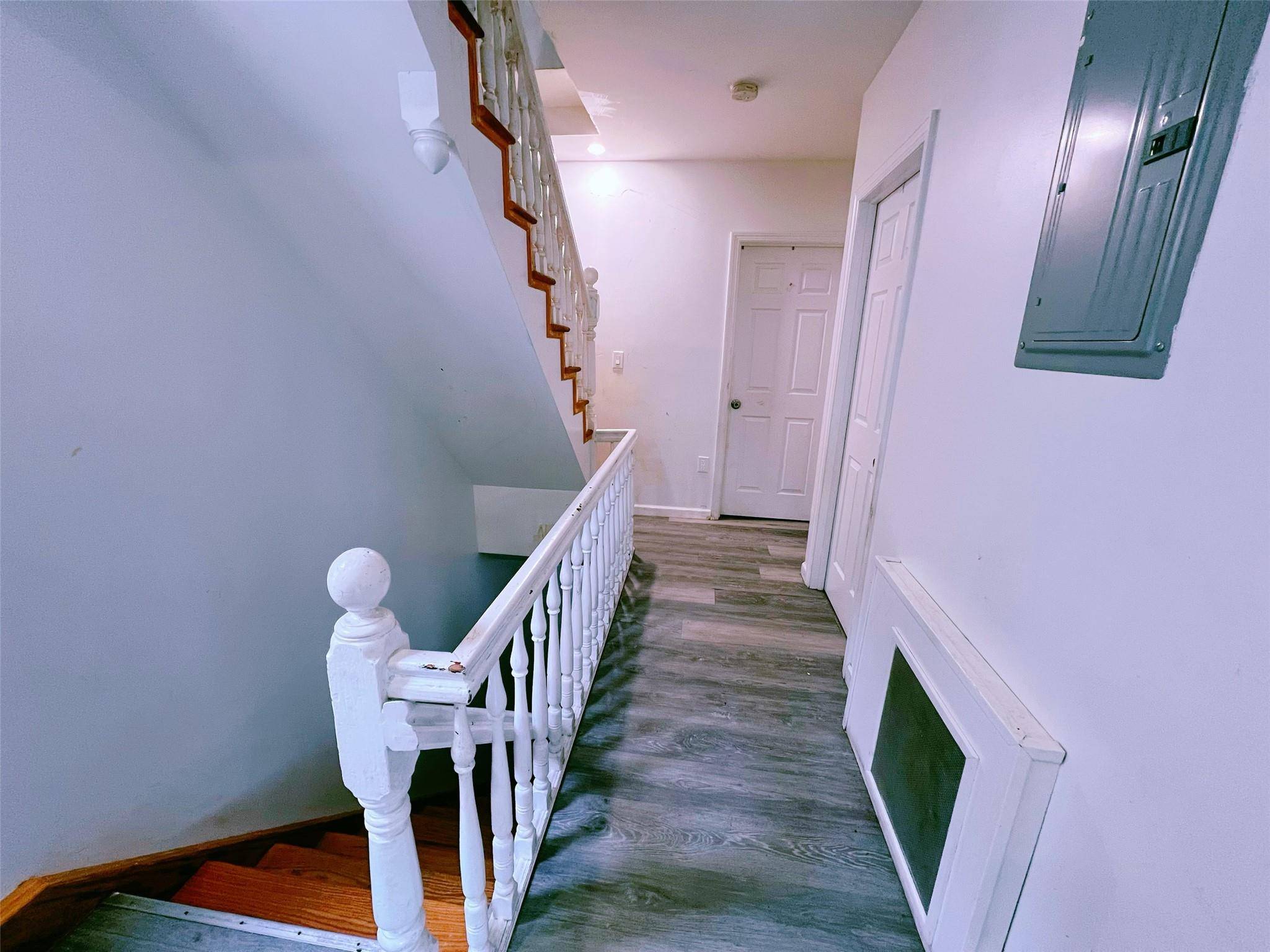 Elmhurst, NY 11373,94-30 50th AVE