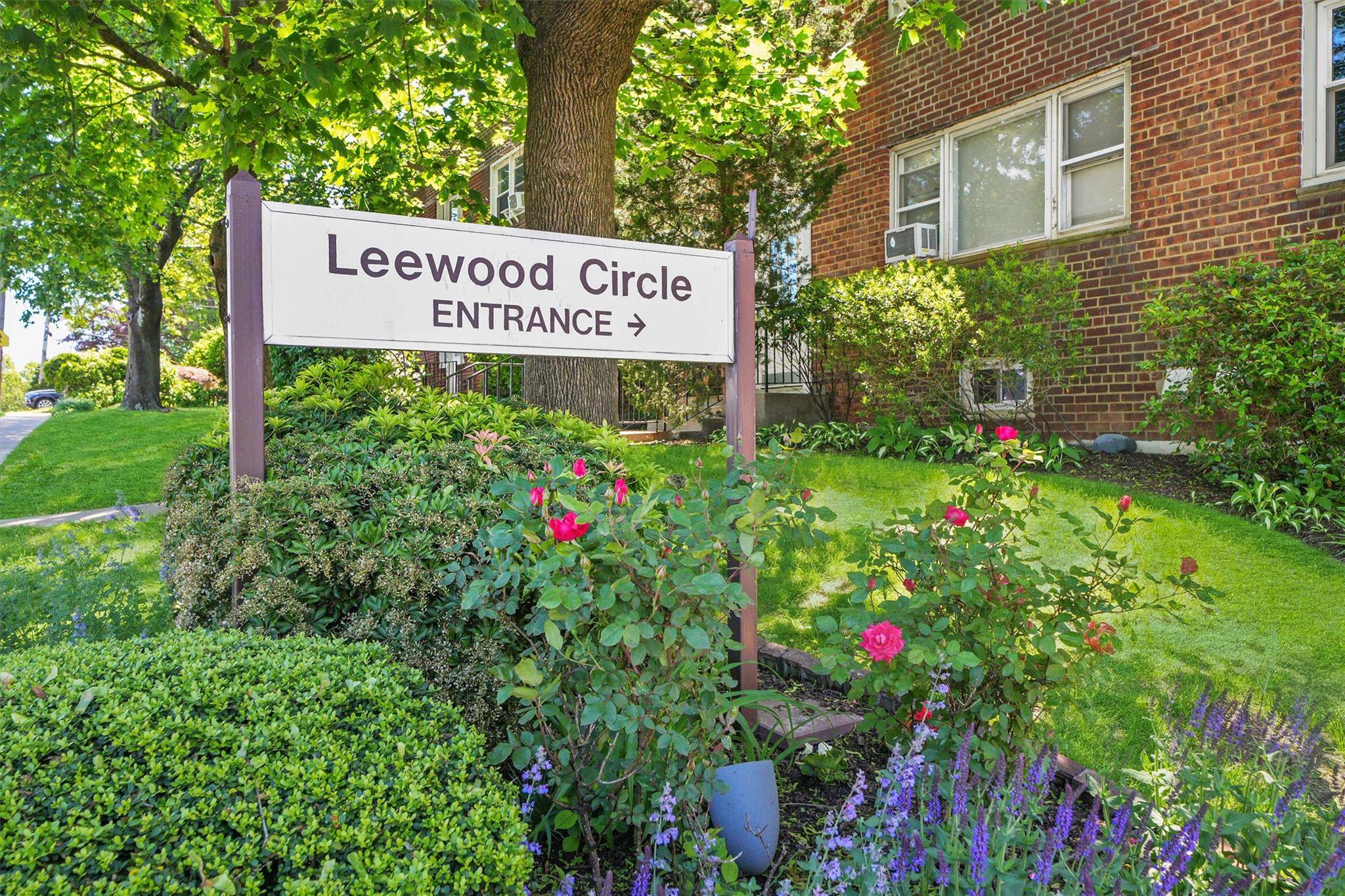 Eastchester, NY 10709,4 Leewood CIR #4L