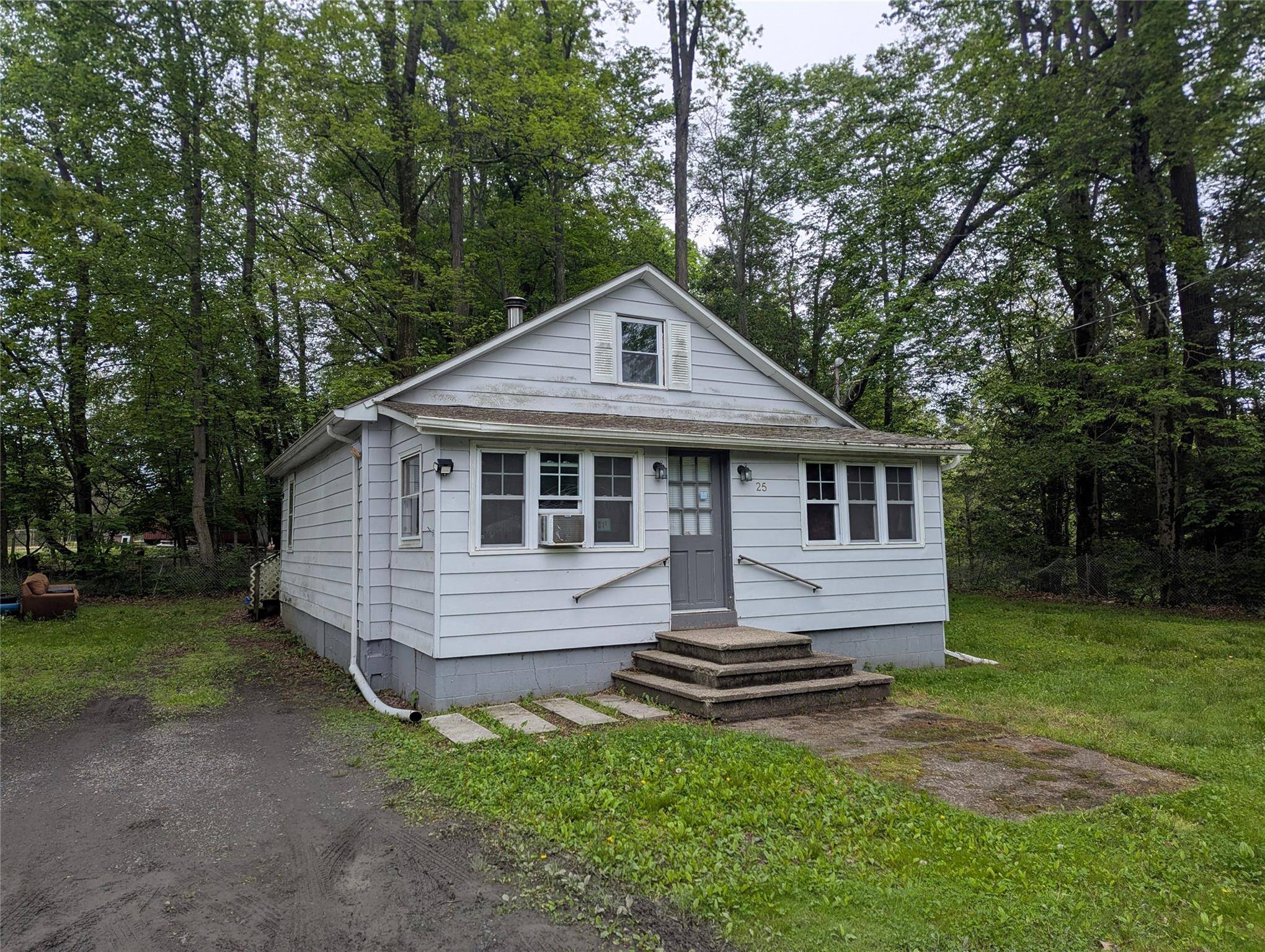 Pine Bush, NY 12721,25 Birch ST