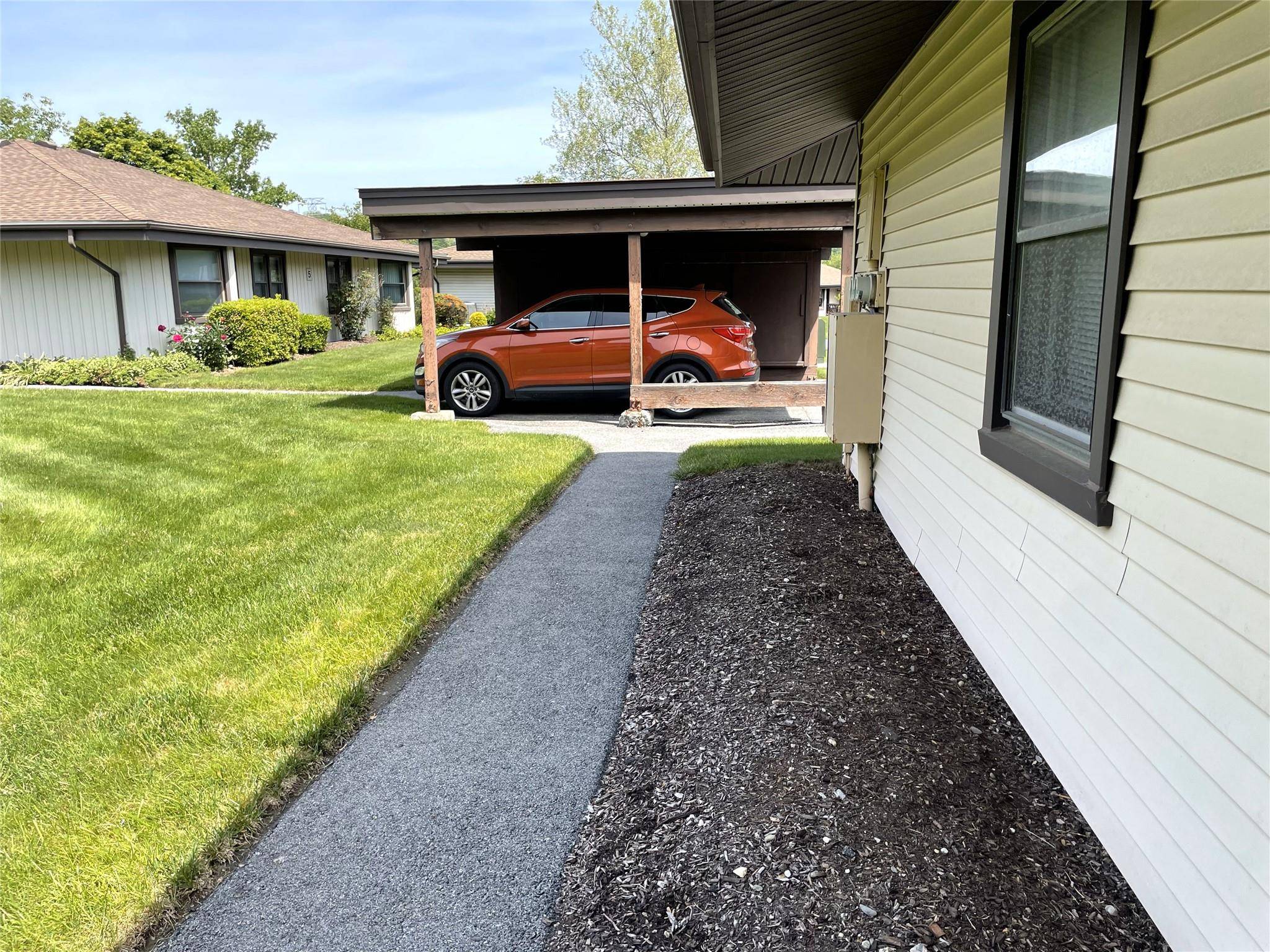 Yorktown Heights, NY 10598,6 Devon Court Devon #B