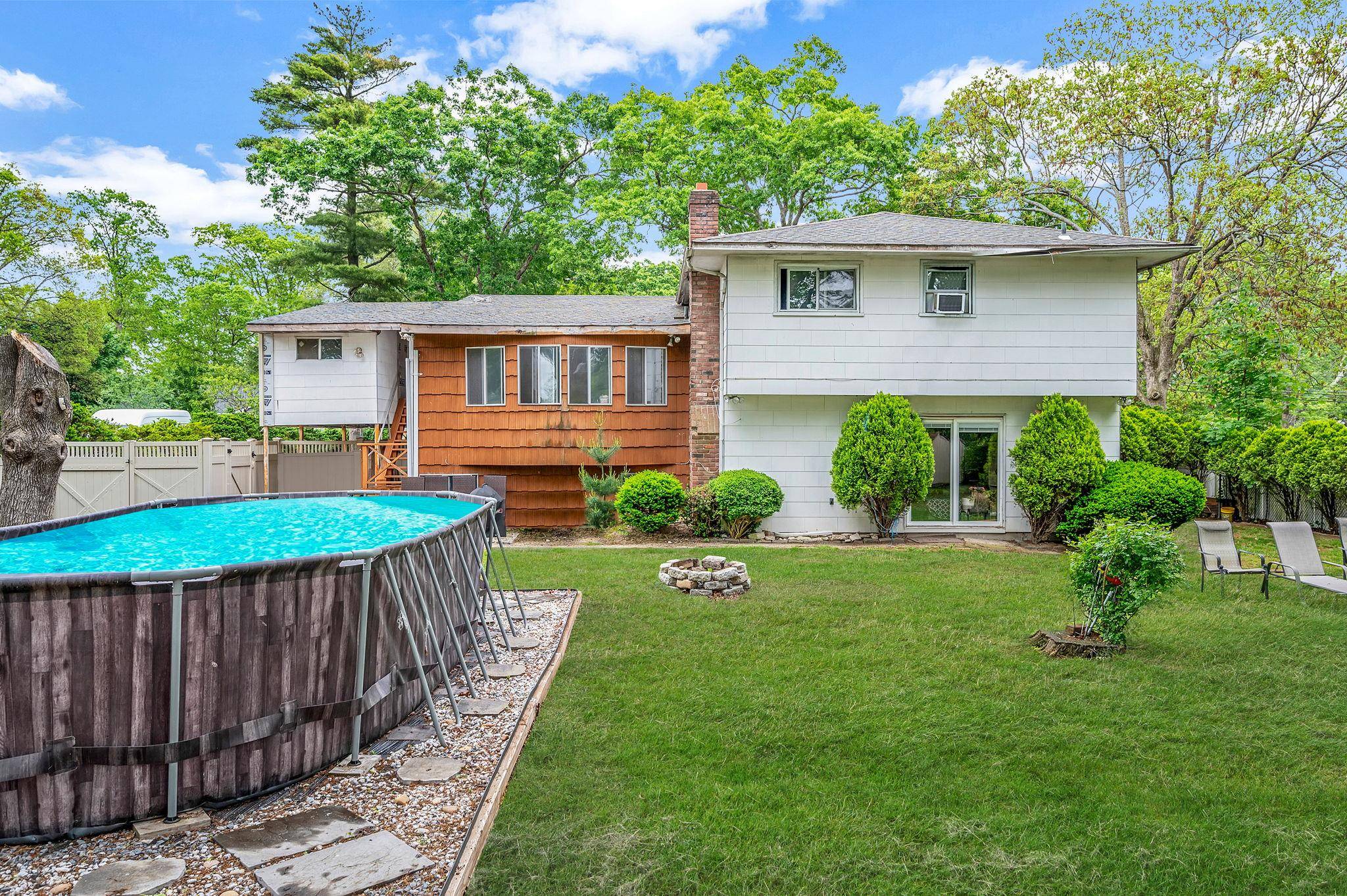 Brentwood, NY 11717,40 Monroe AVE