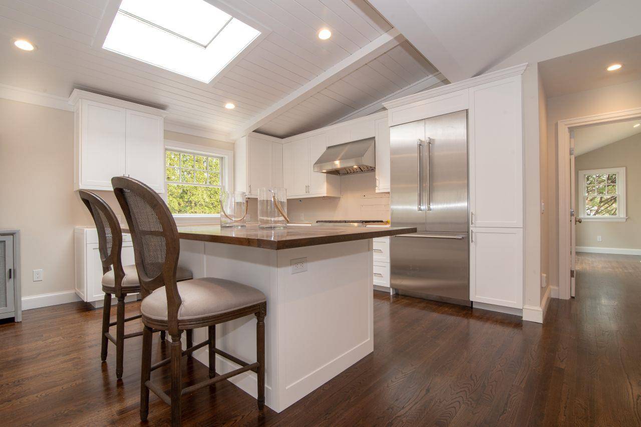 Westhampton Beach, NY 11978,32 White Oak LN