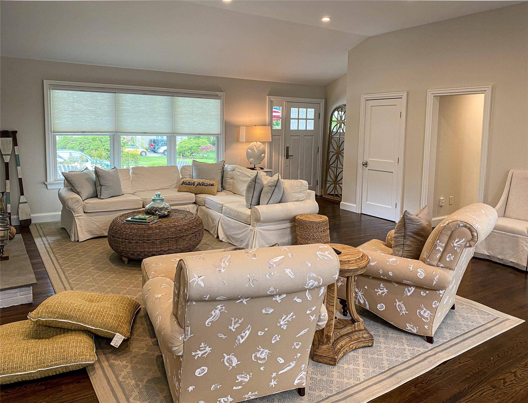 Westhampton Beach, NY 11978,32 White Oak LN
