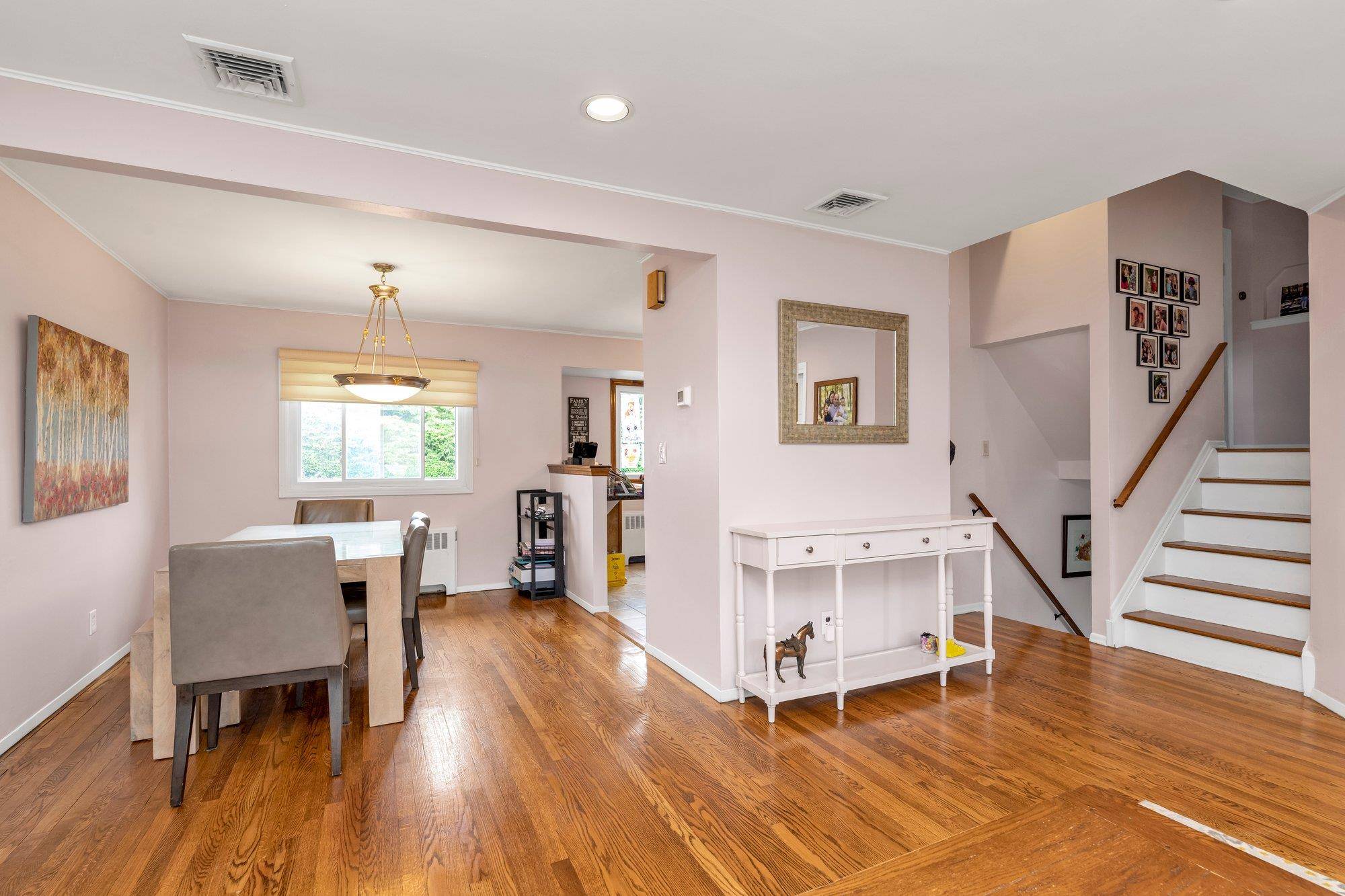 Plainview, NY 11803,19 Alan CT