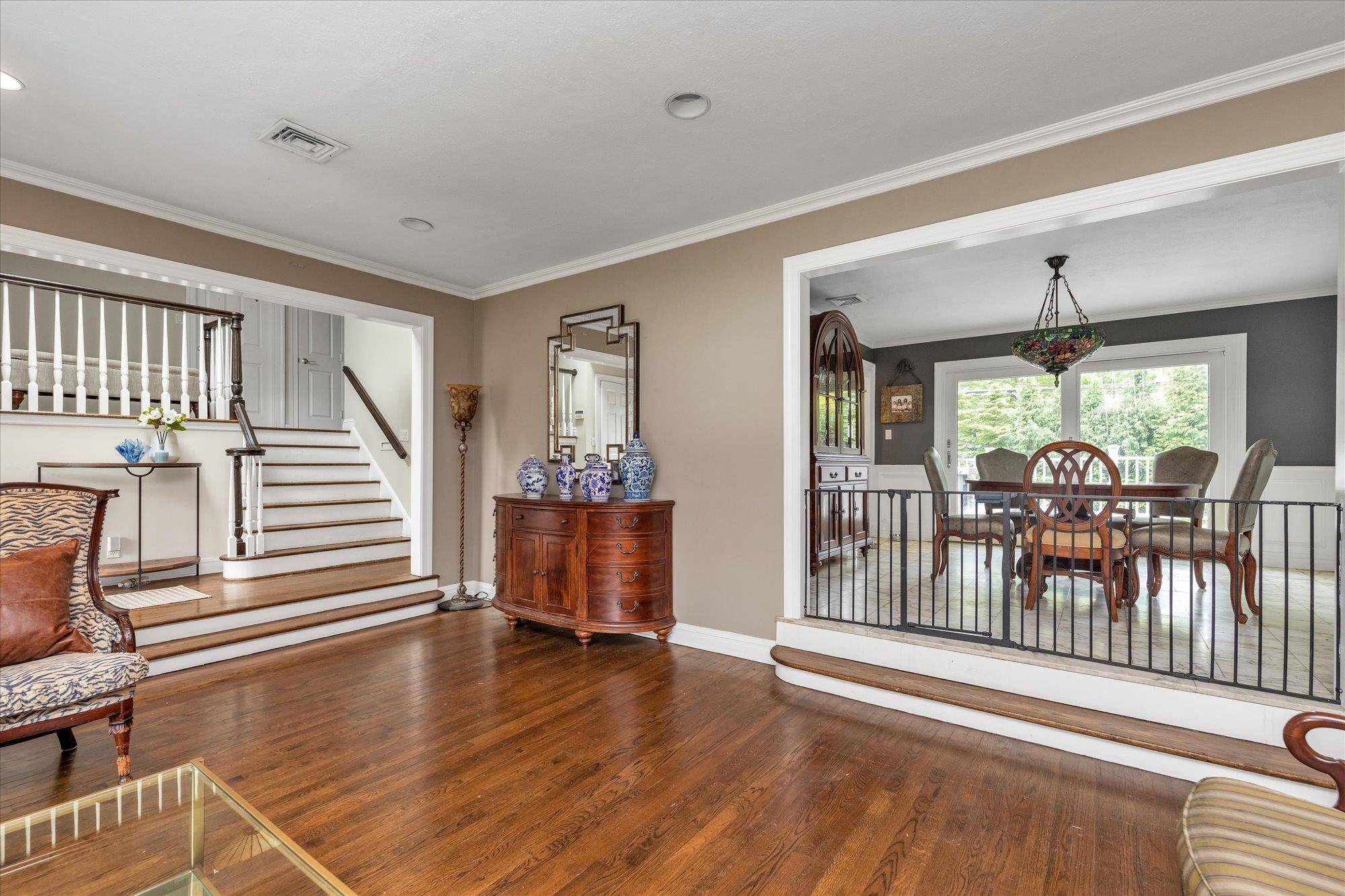 Port Washington, NY 11050,22 Sunnyvale RD