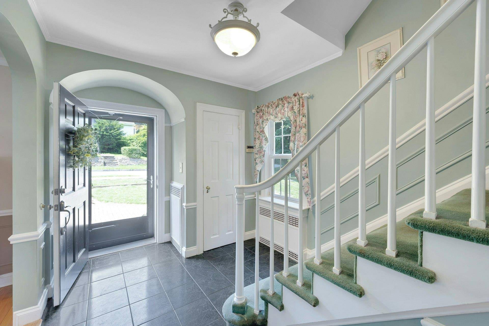 Bronxville, NY 10708,76 Parkview DR