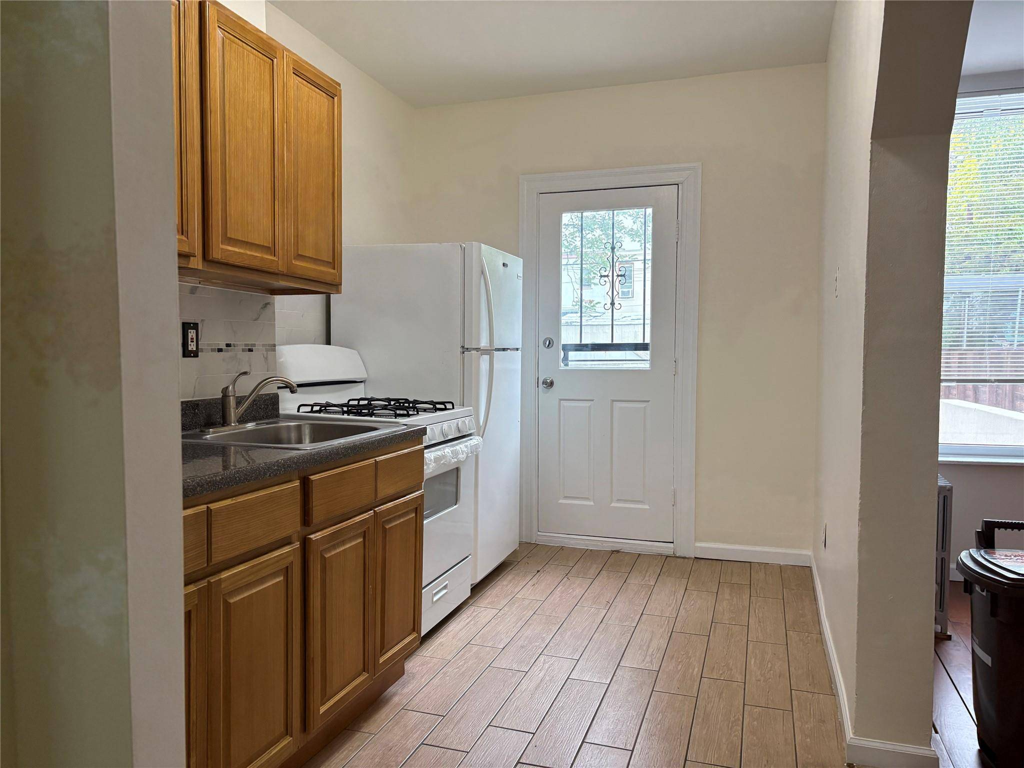 Brooklyn, NY 11208,262 Grant AVE