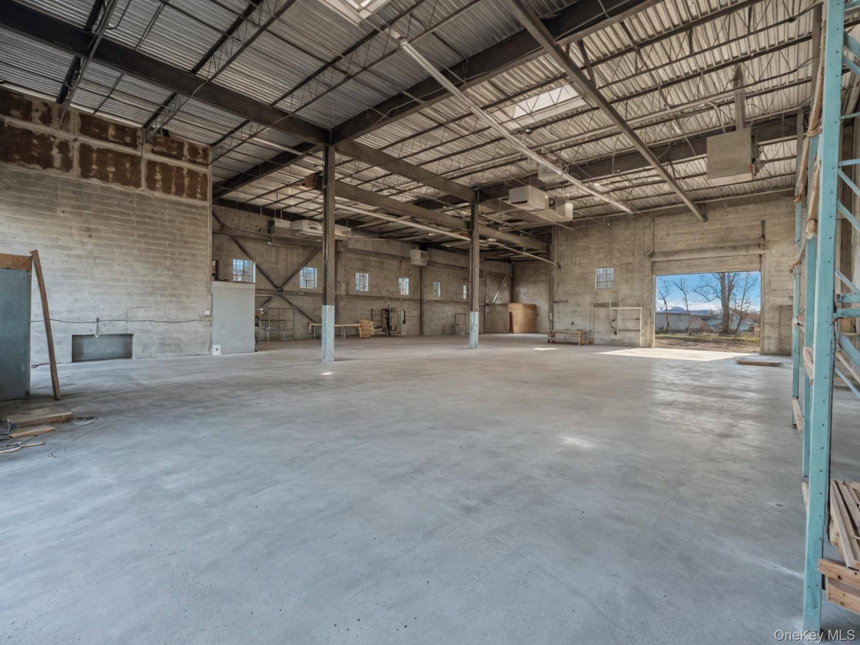 Bay Shore, NY 11706,55 Sweeneydale AVE