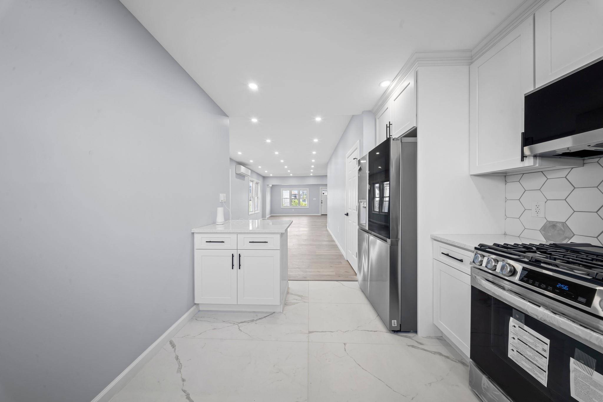 Arverne, NY 11692,6916 Almeda AVE