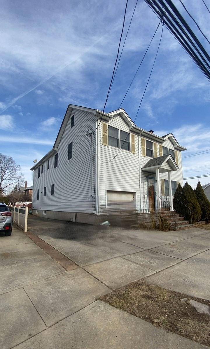 New Hyde Park, NY 11040,1113 5th AVE