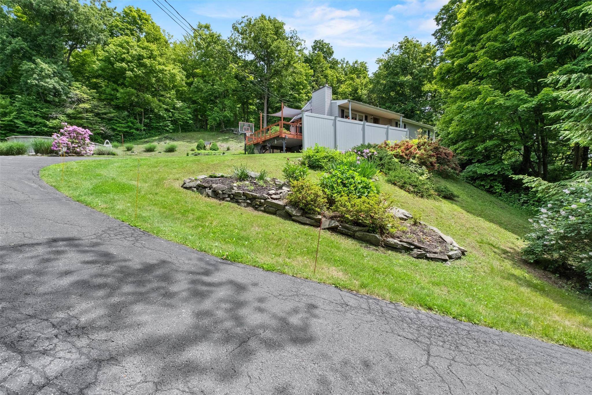 Hyde Park, NY 12538,219 Cardinal RD