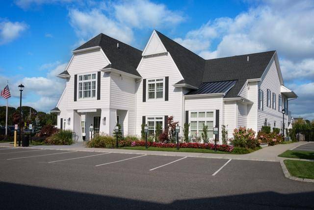 Mount Sinai, NY 11766,204 Sutton CT #204