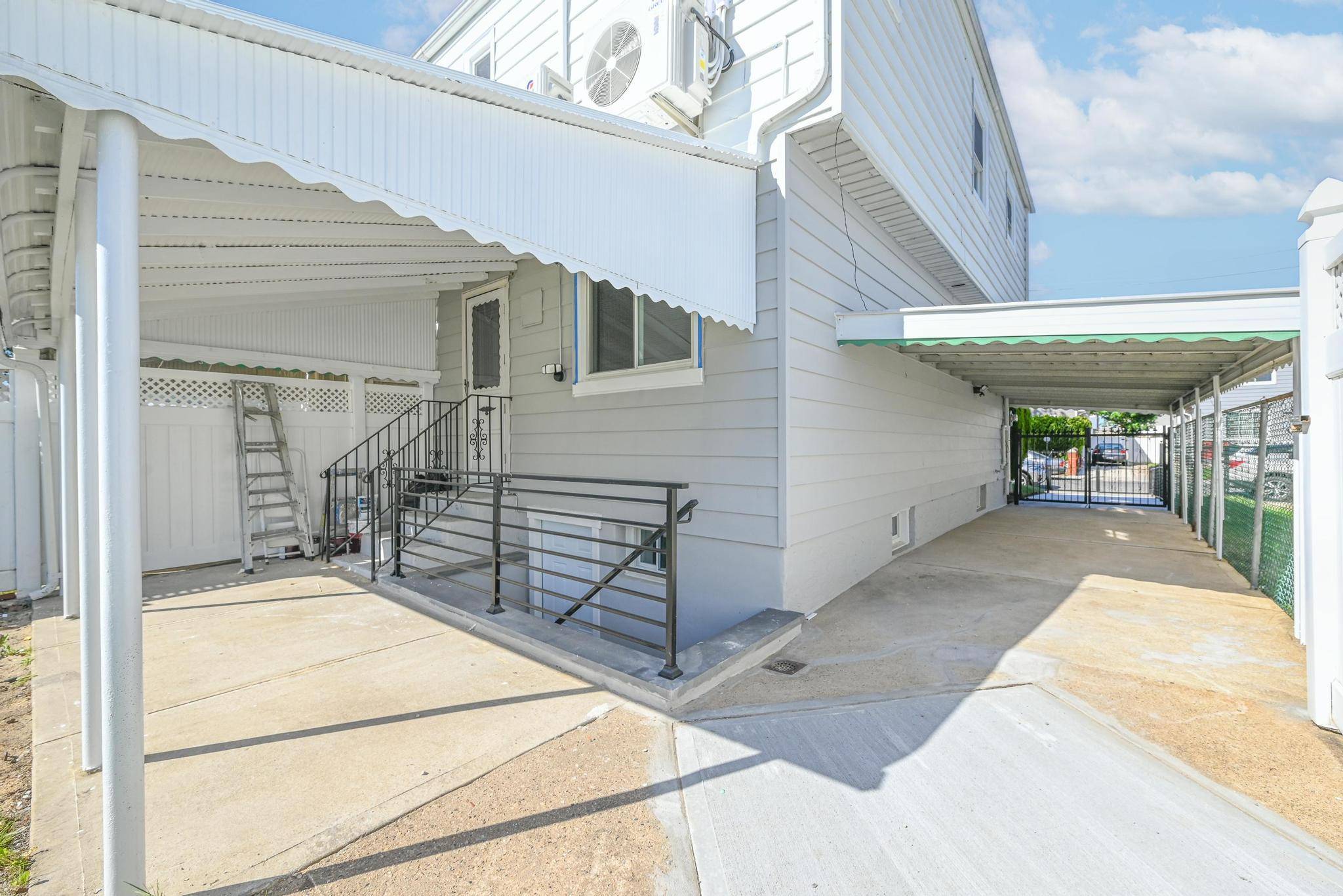 Saint Albans, NY 11412,117-07 202 ST