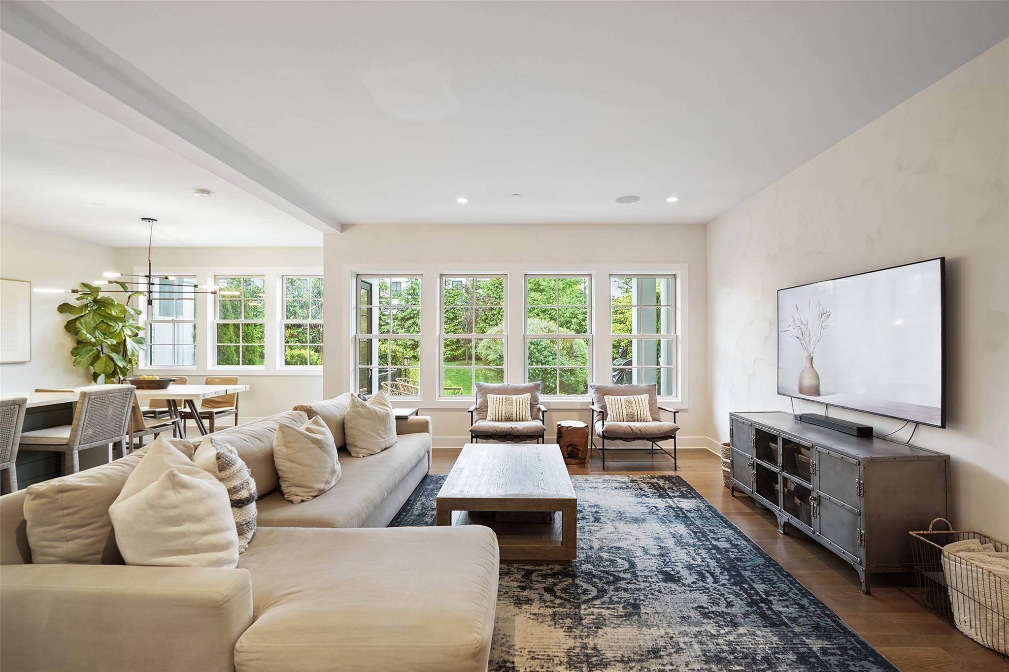 Rye Brook, NY 10573,5 Rose LN