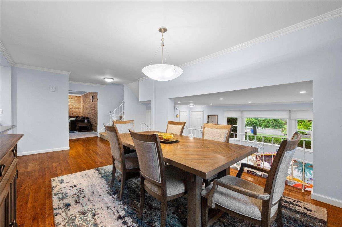 New Rochelle, NY 10804,71 Harlan DR