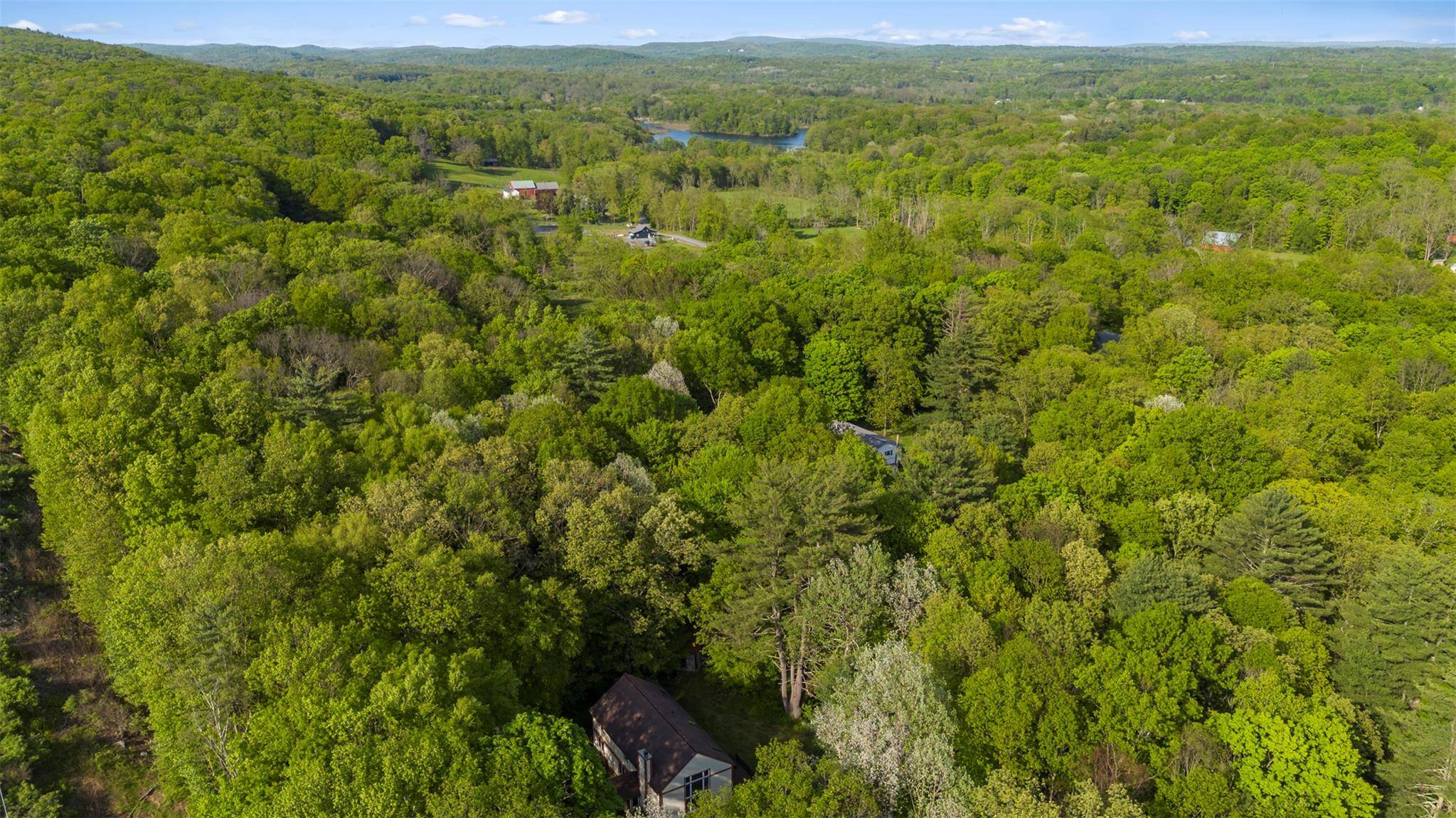 Staatsburg, NY 12580,577 Fiddlers Bridge RD