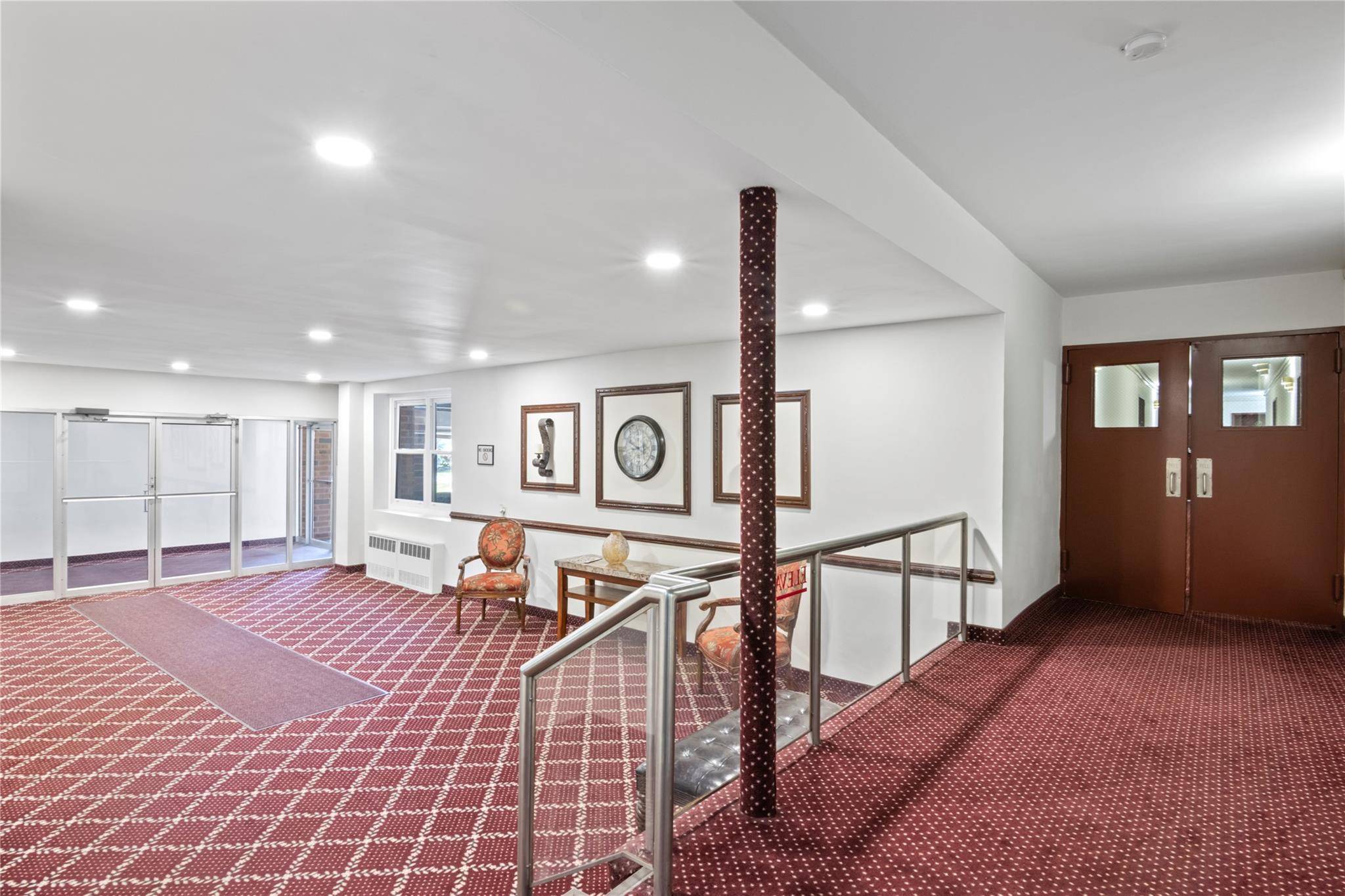 Glen Cove, NY 11542,32 Pearsall #3B