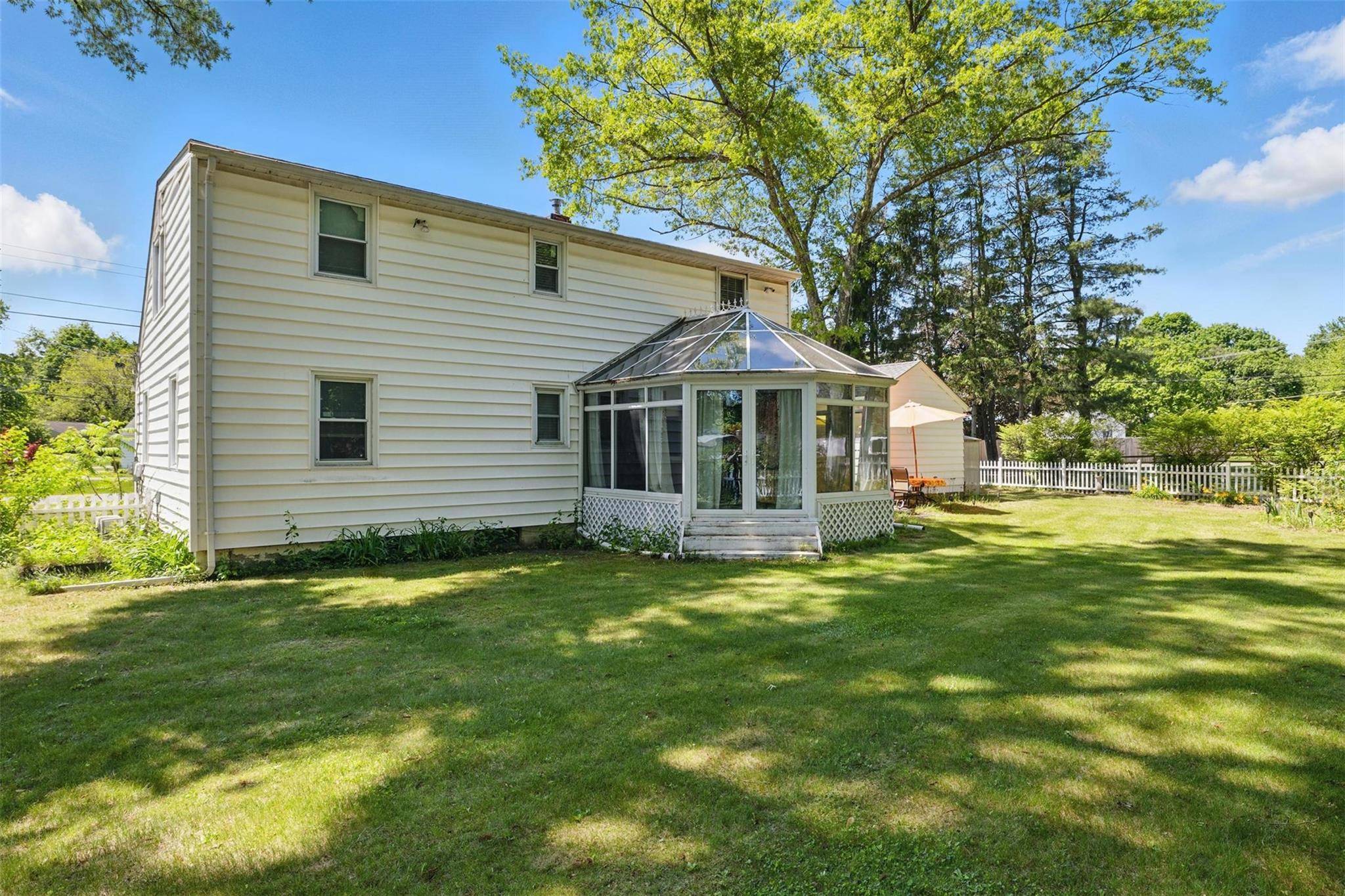 Tillson, NY 12486,1 Huguenot RD