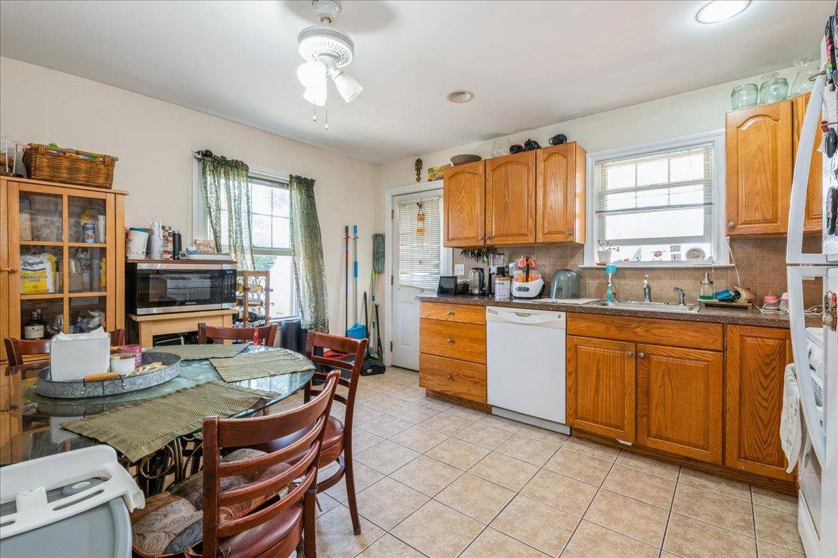 Glen Cove, NY 11542,35 East AVE