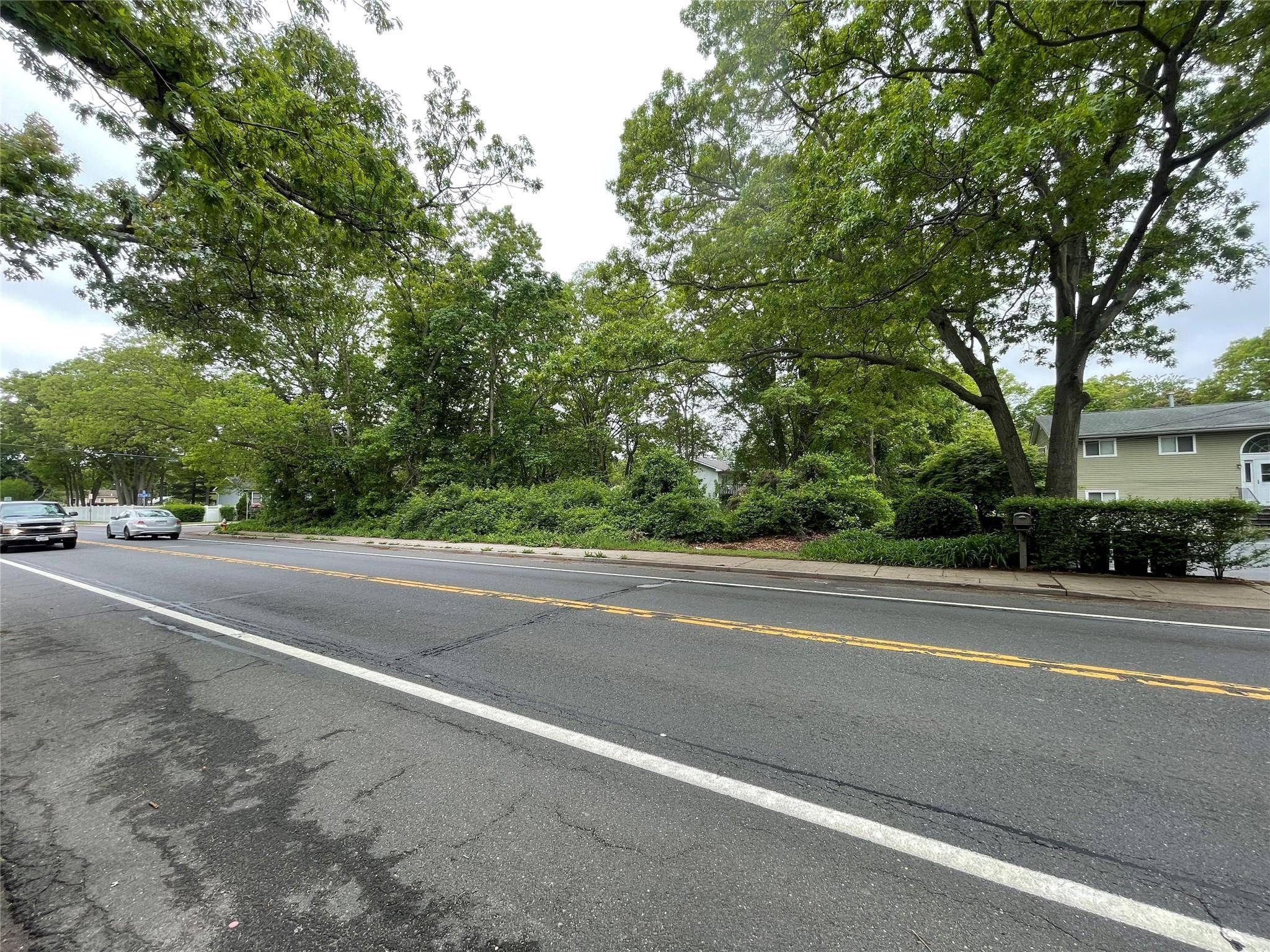 Brentwood, NY 11717,91 W Plum ST